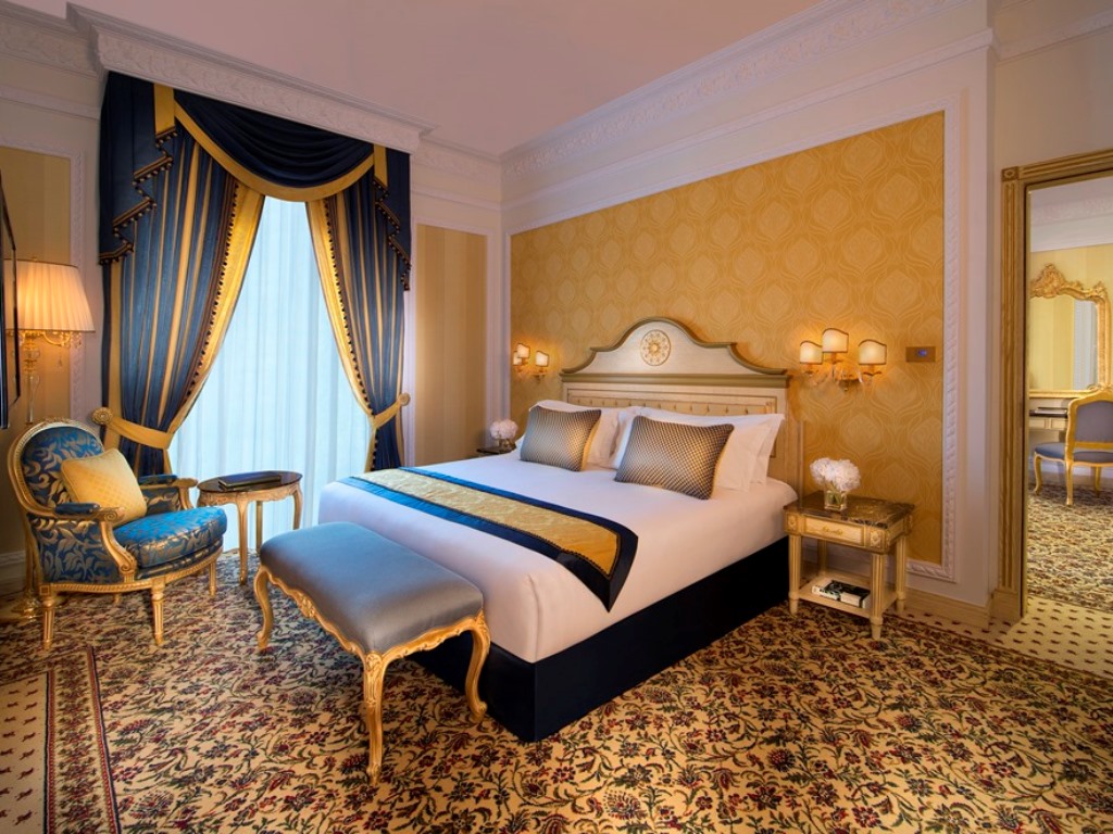 Luxury Suite