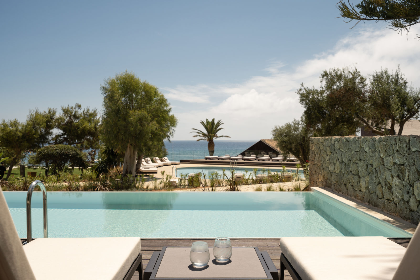 Sapphire Junior Suite with Swim Up Pool