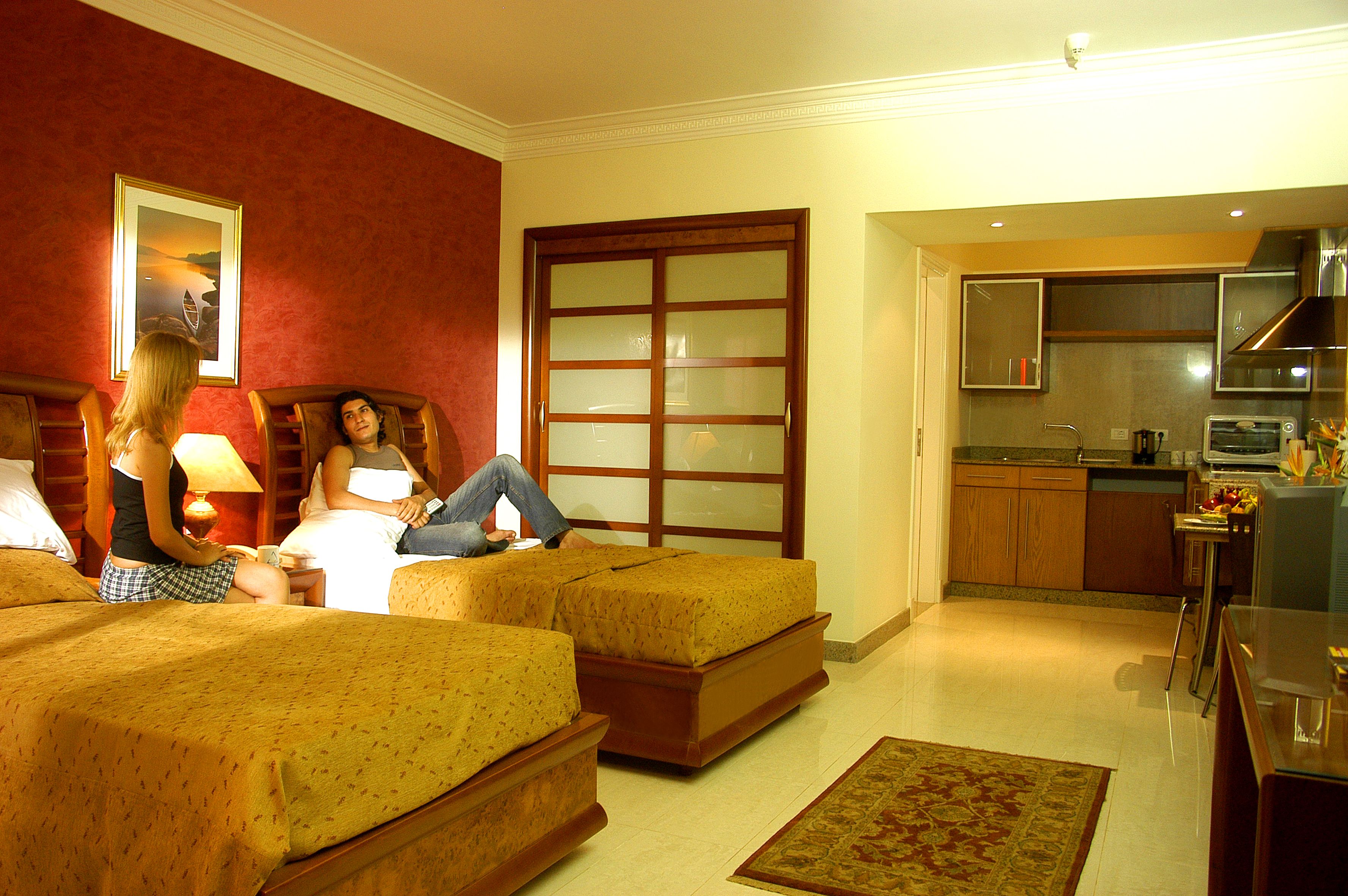 DELUXE ROOMS