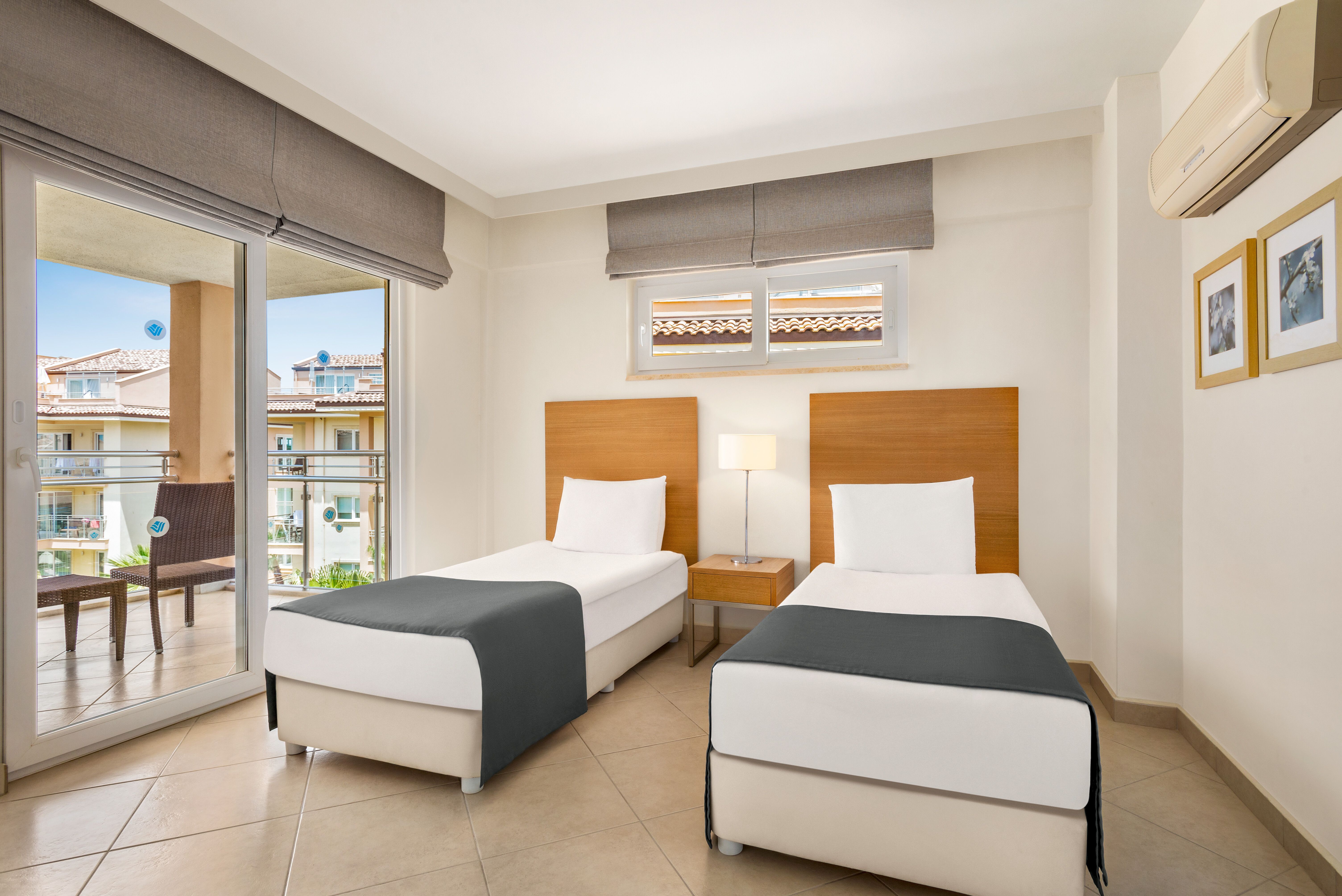 SUPERIOR DUBLEX SUITE 2 BEDROOMS BALCONY OR TERRACE