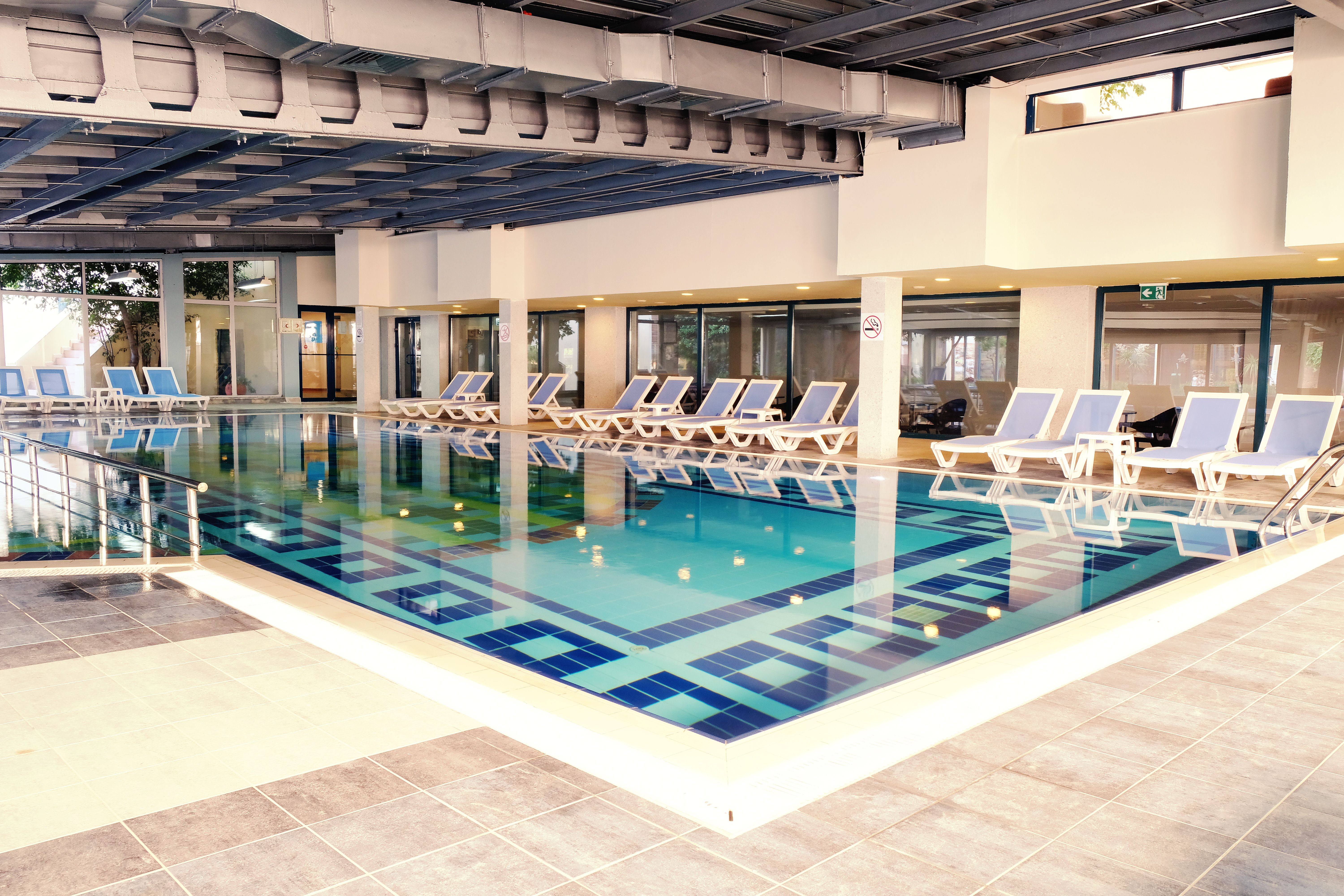 Piscină interioară
