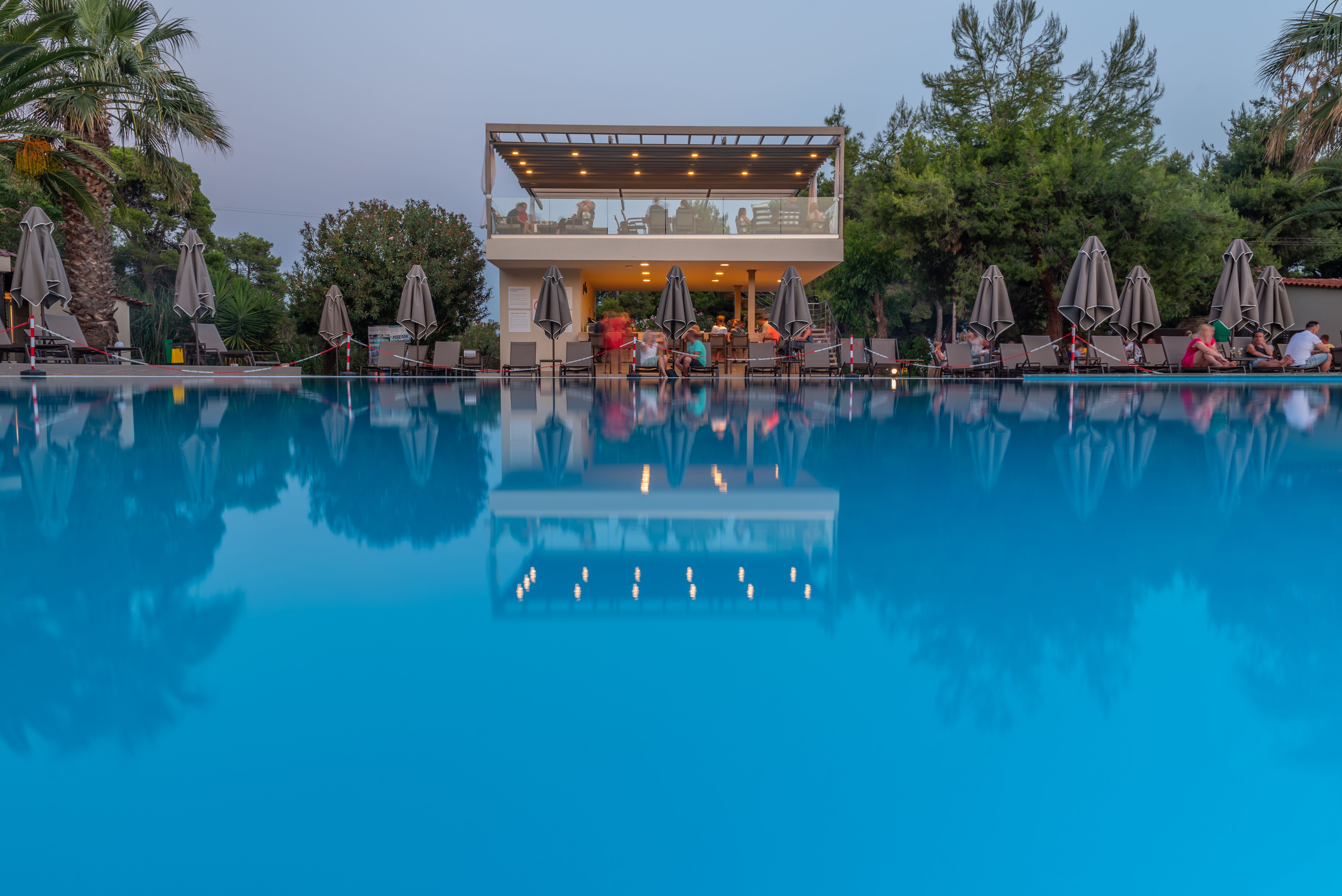POOL BAR