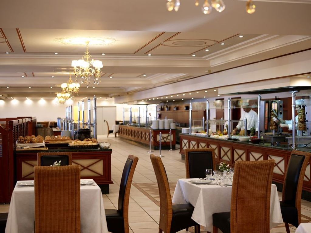 MAIN RESTAURANT