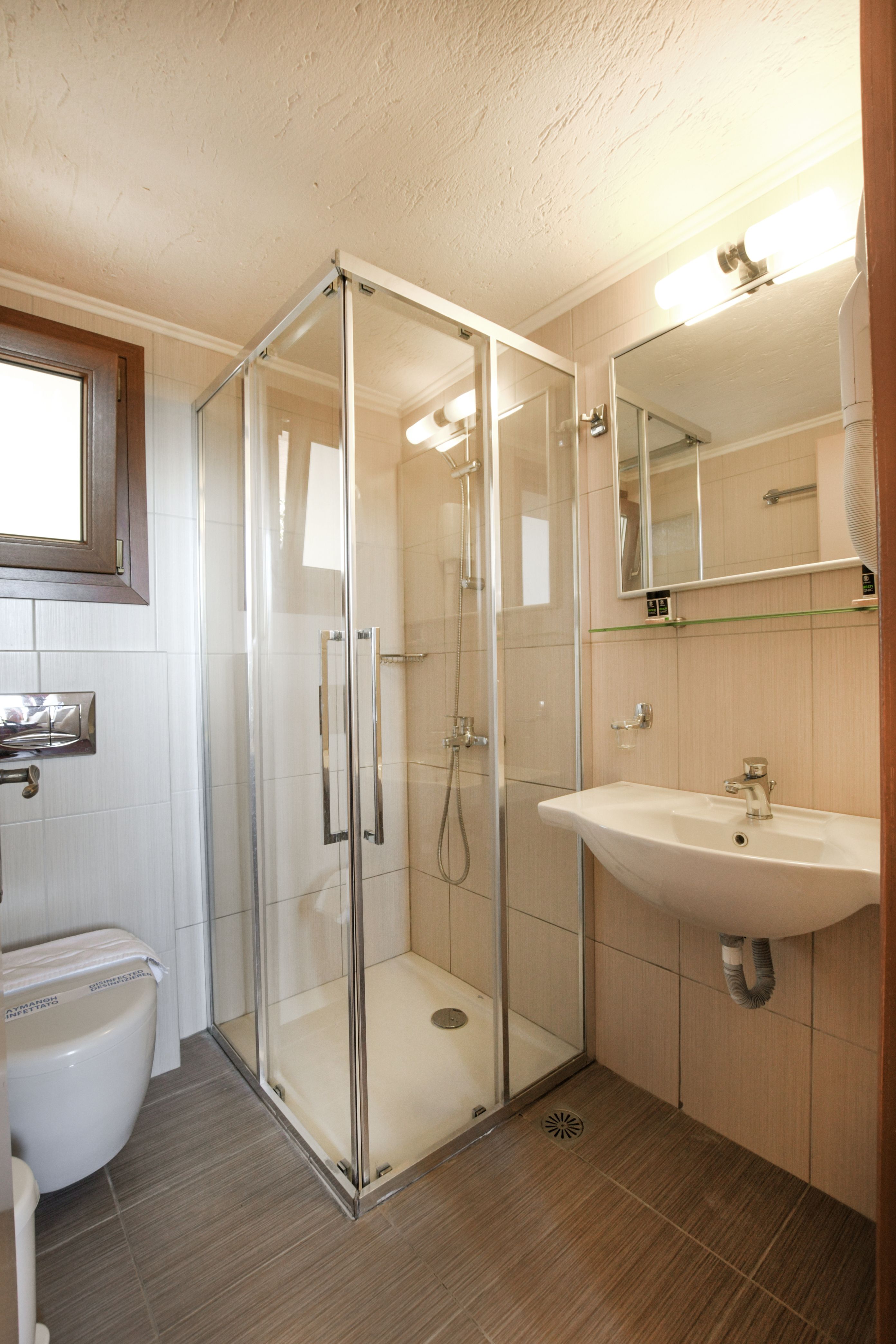 One Bedroom Apartment Upper Floor 