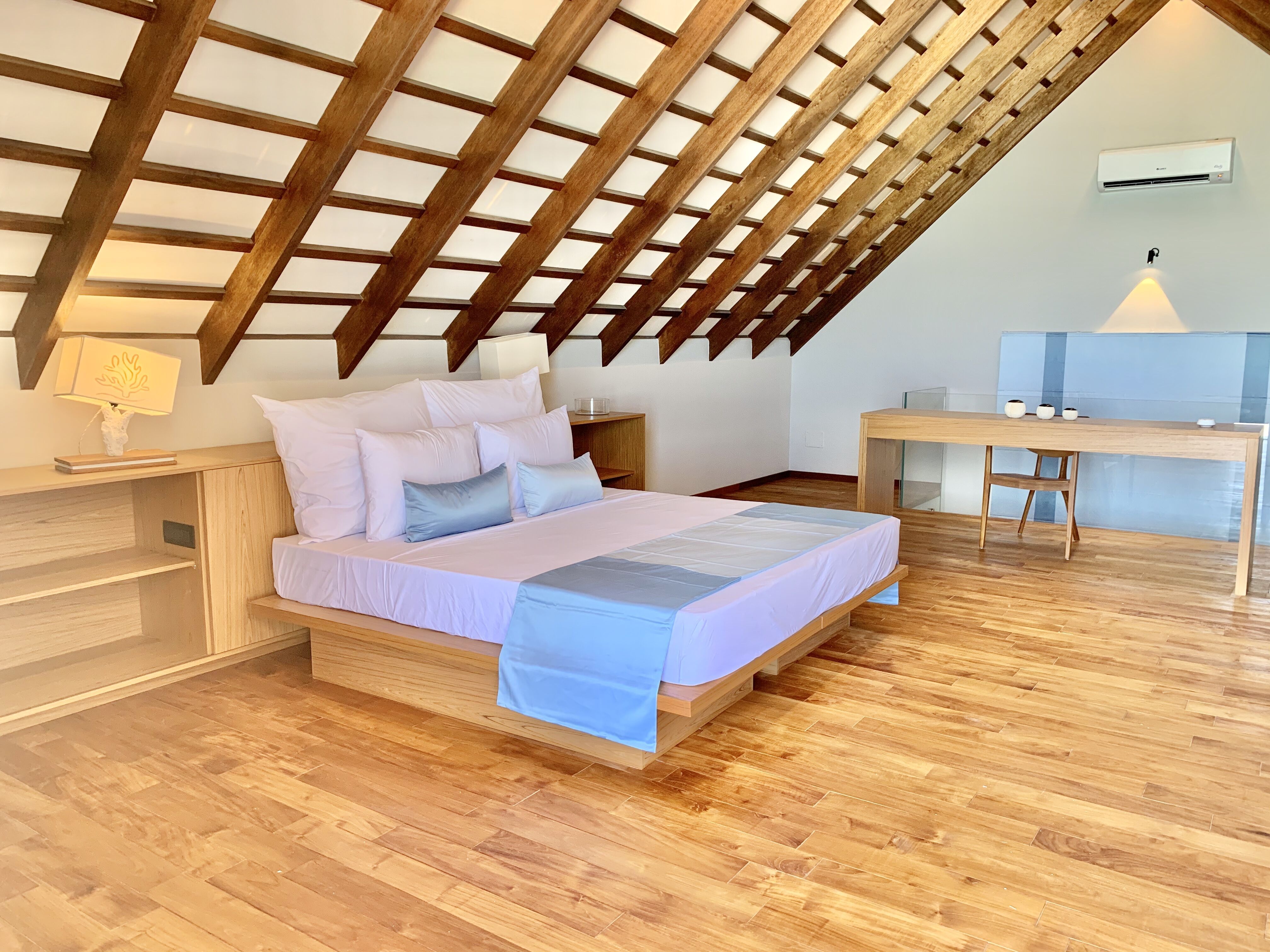 Superior Beach Loft