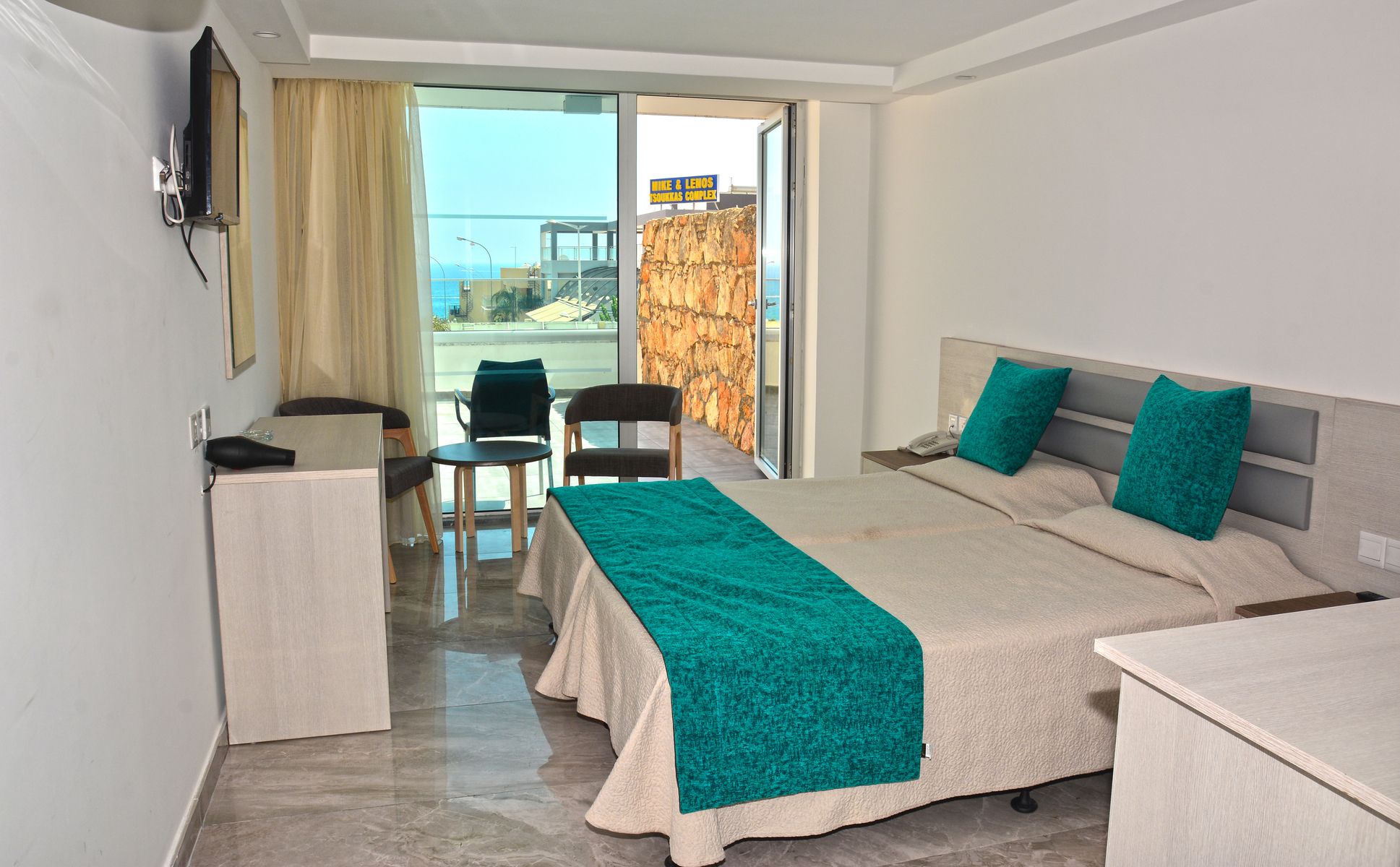 STANDARD ROOM(POOLVIEW,BALCONY)