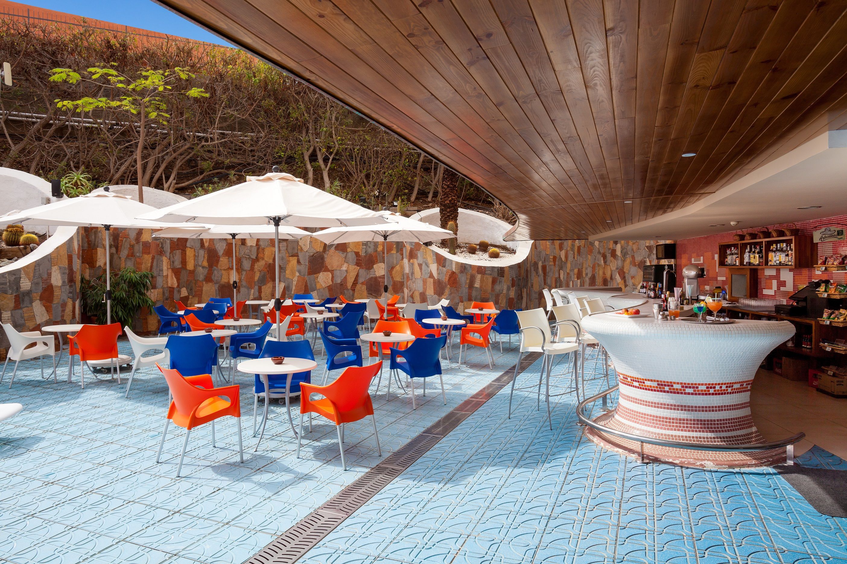 POOL BAR