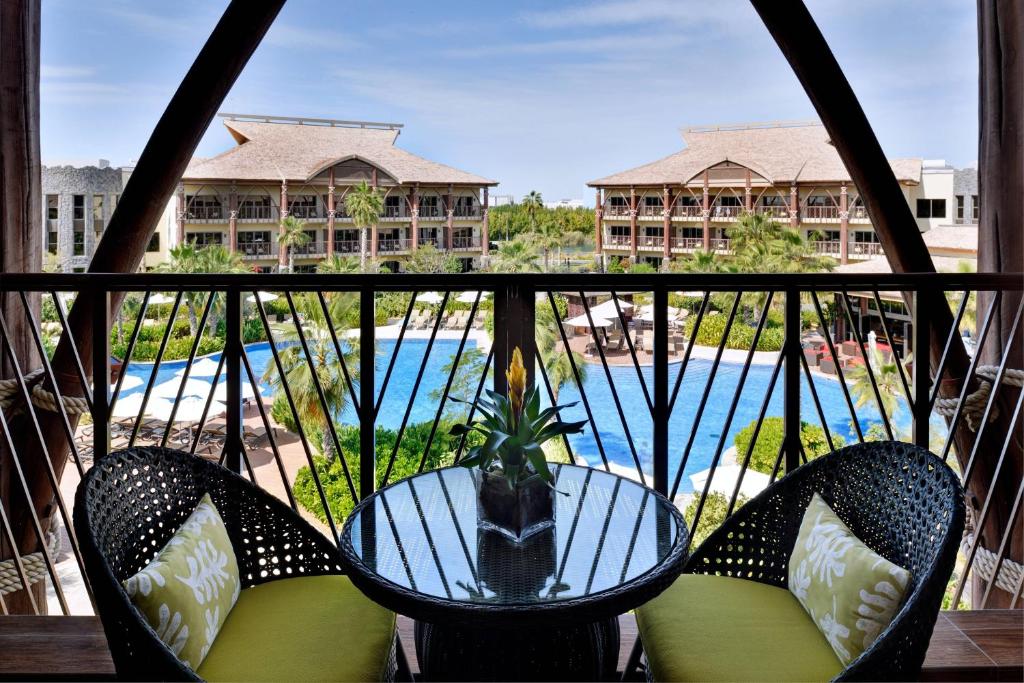 Deluxe Twin Room Pool View