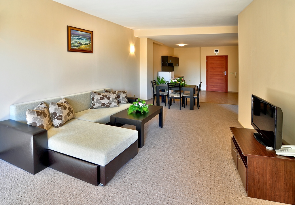 APARTMENT 1