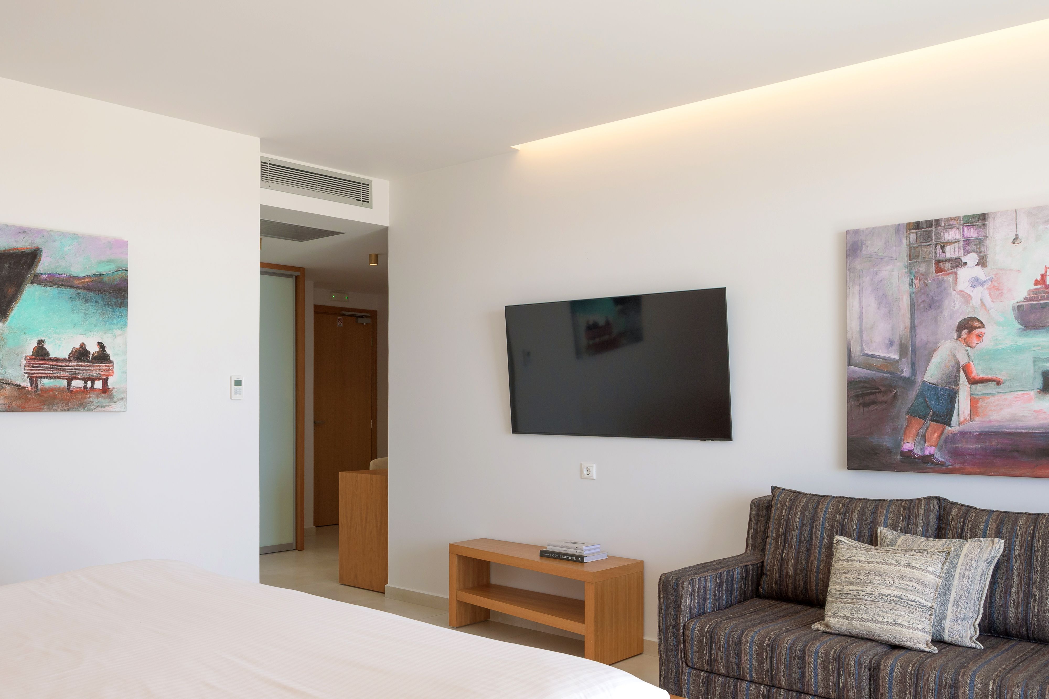 White Pearl Beachfront Suite Front Sea View