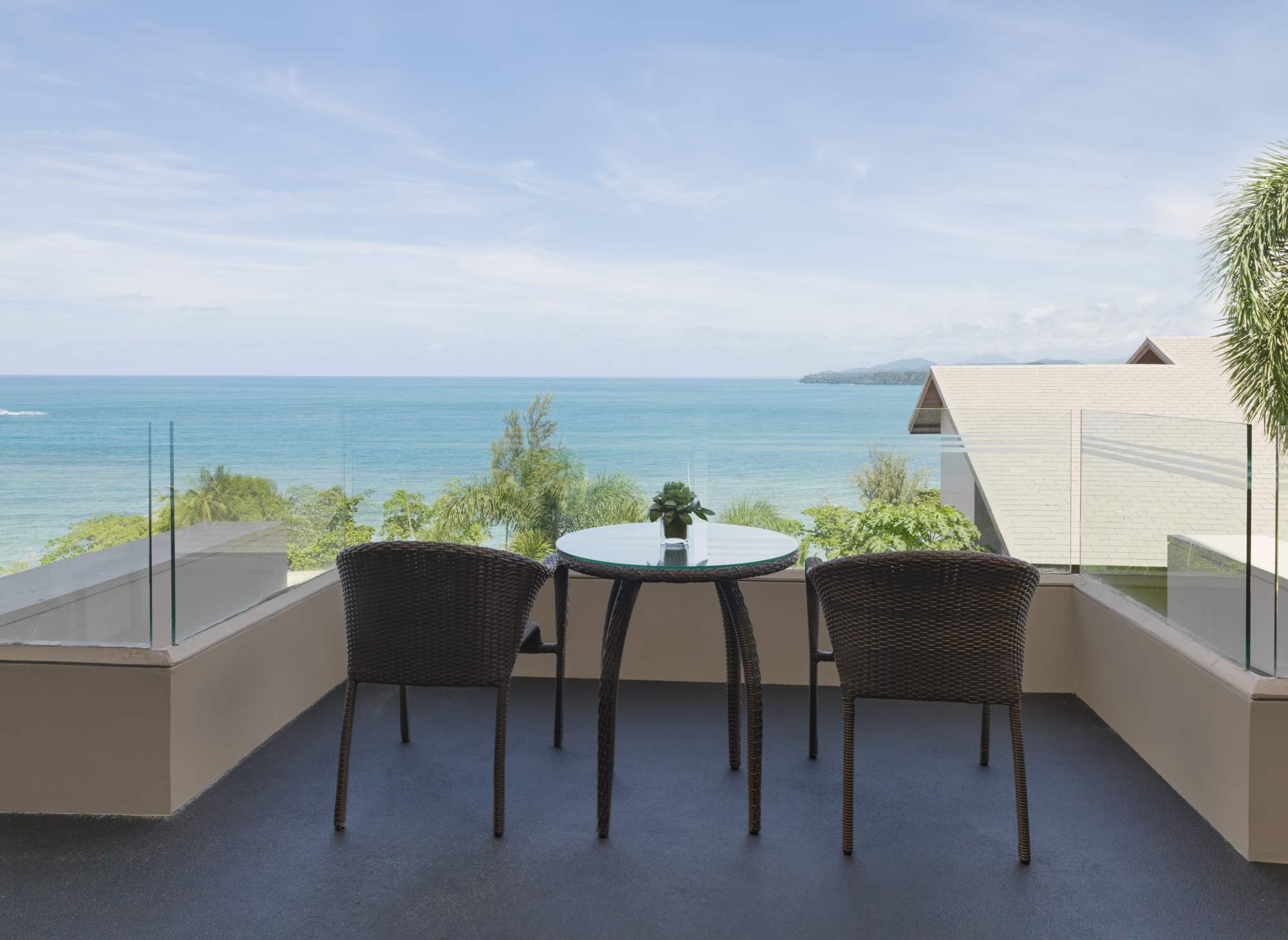 KING/ TWIN BED WITH OCEAN VIEW 