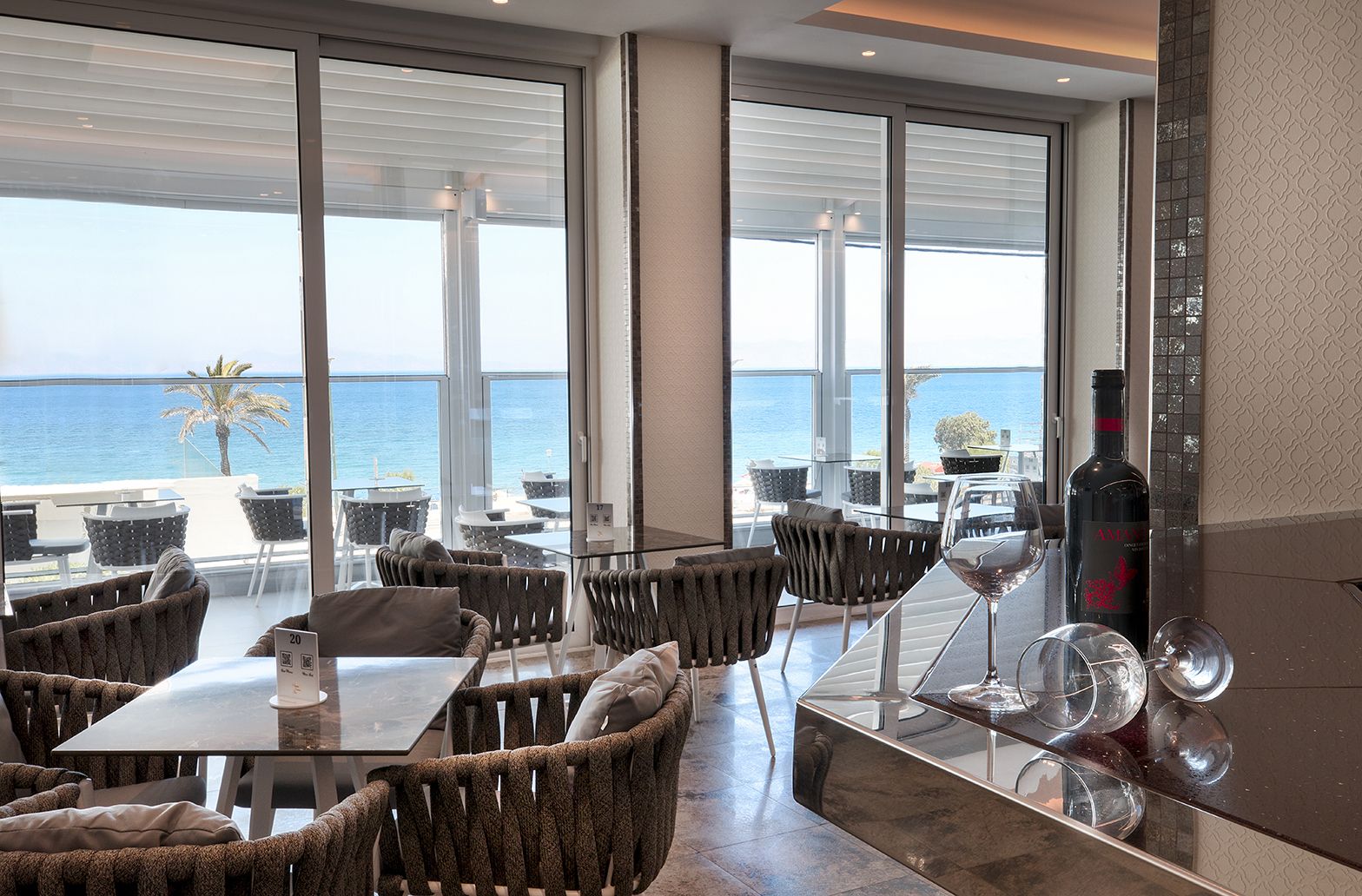 MAIN BAR