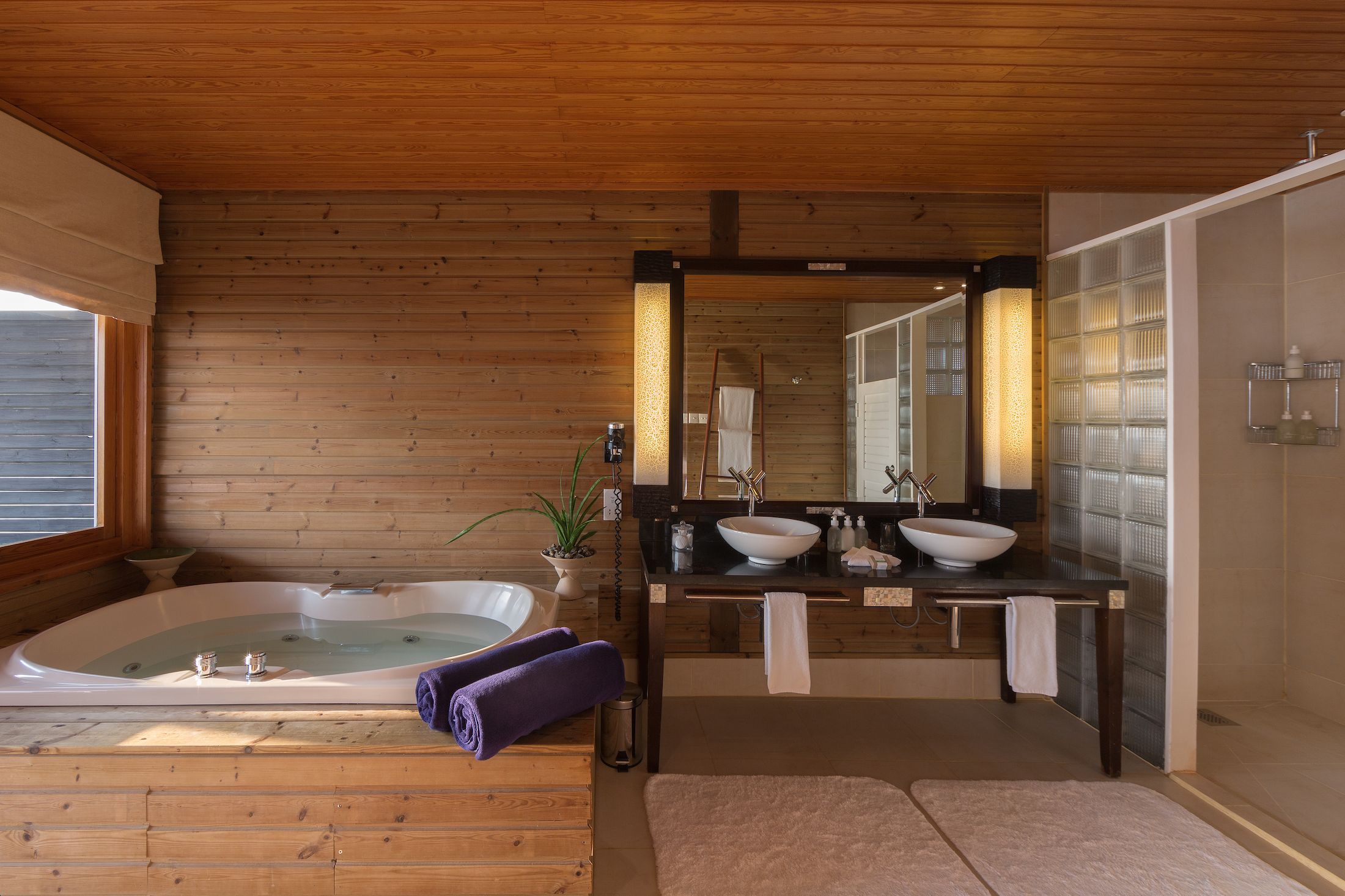 Jacuzzi Water Villa