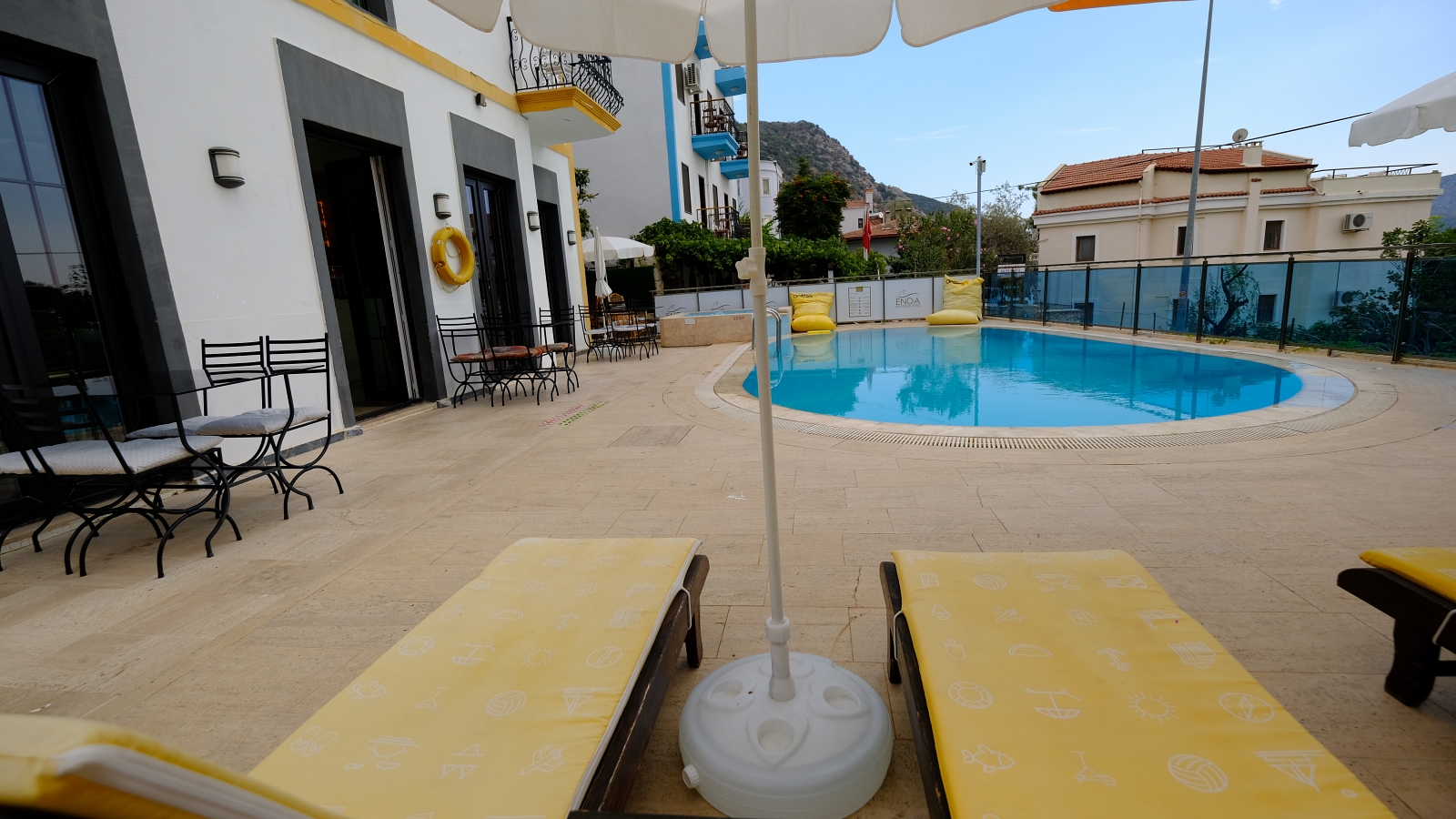 Piscina exterioara/interioara