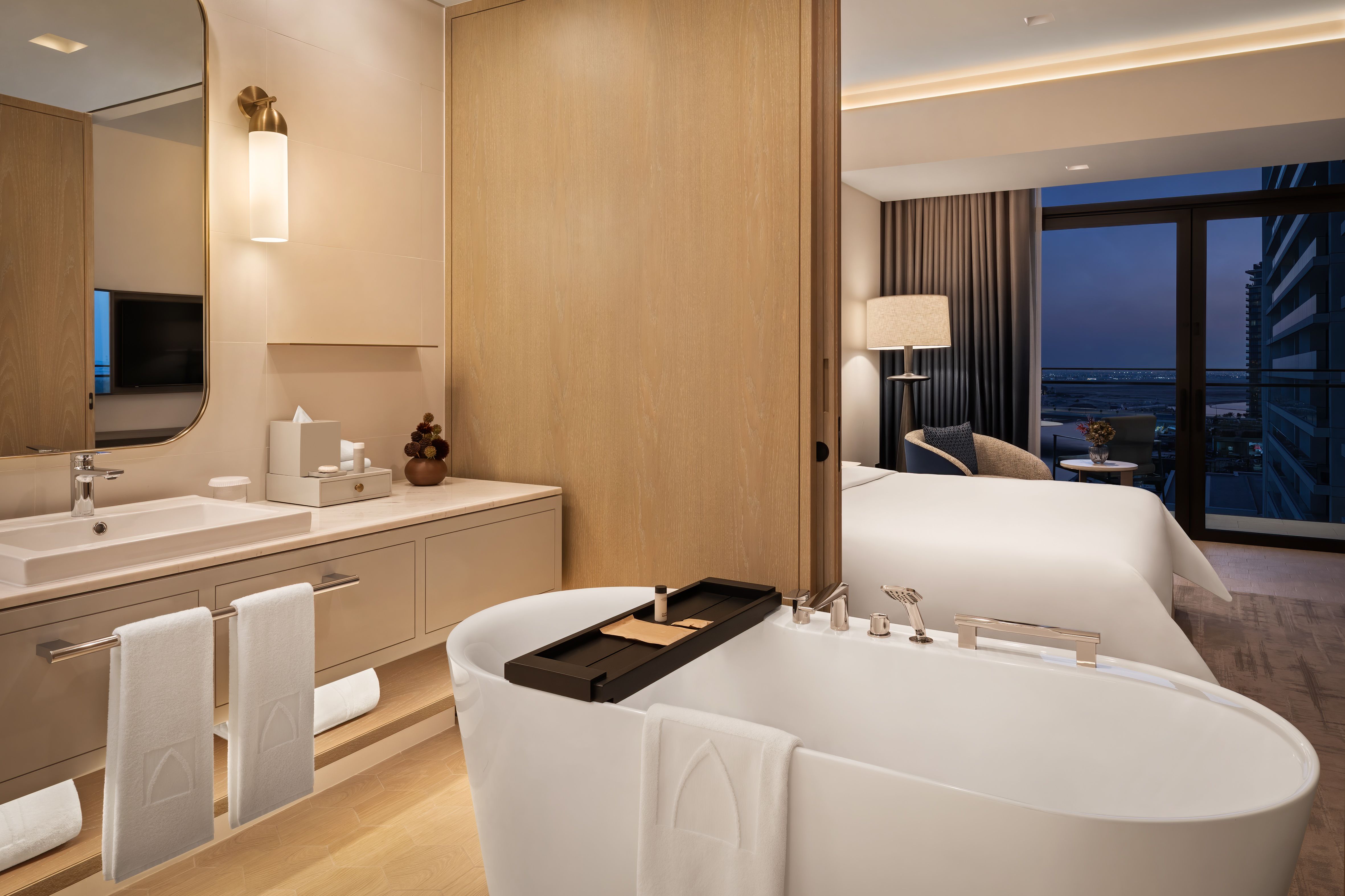 Deluxe Canal View Room King