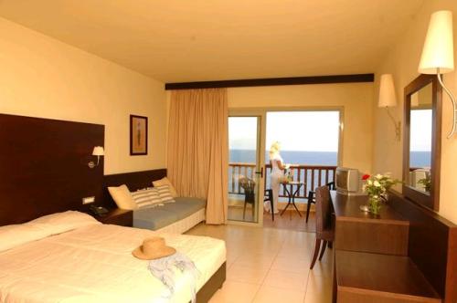 Hotel Sensimar Sea Side Resort & Spa camera standard superioara.JPG