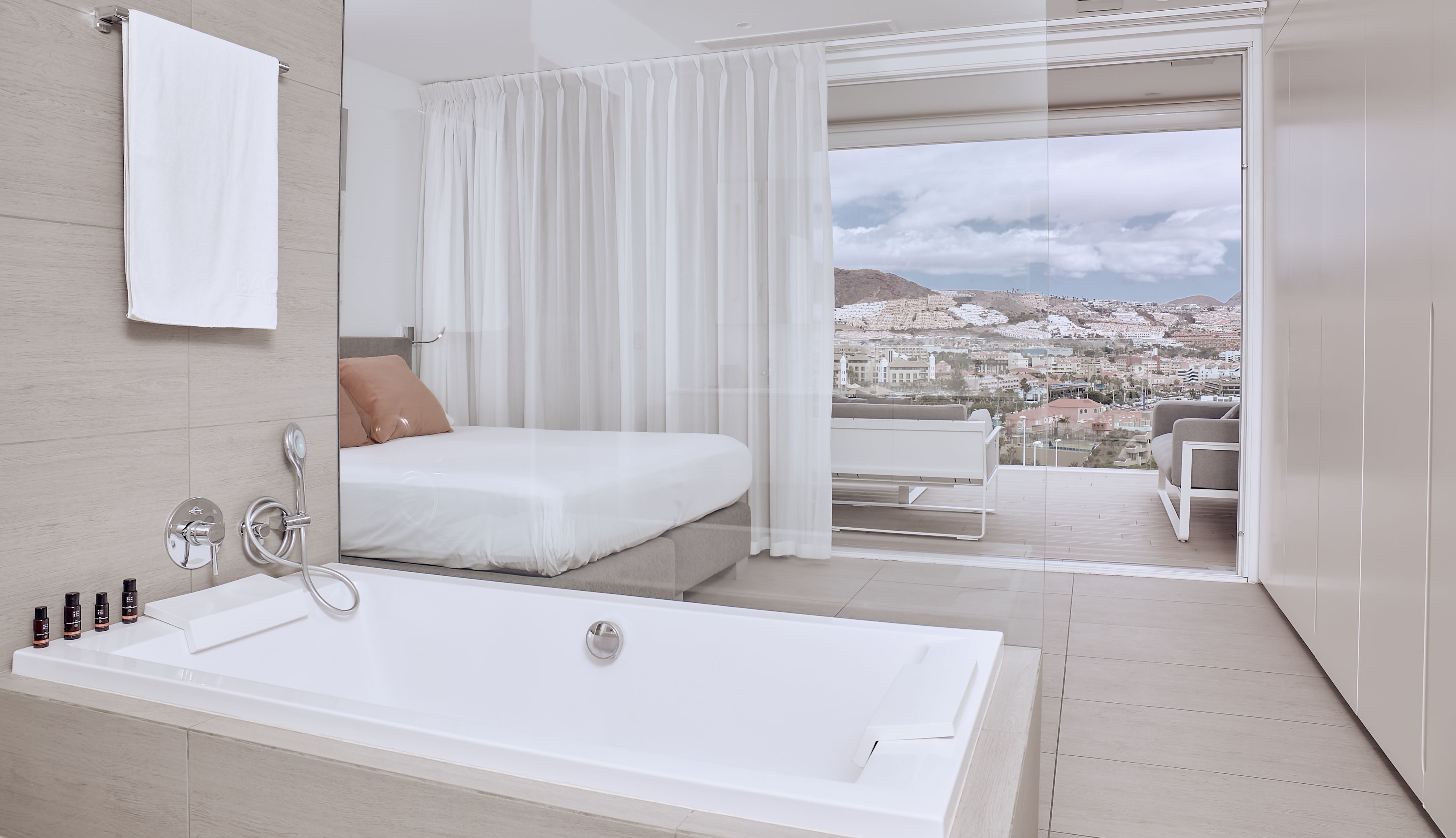 2 BEDROOM SUITE EXTRA LARGE ROOM, WITH JACUZZI, SEA VIEW AND TERRACE (SERENITY ALLEGRA)