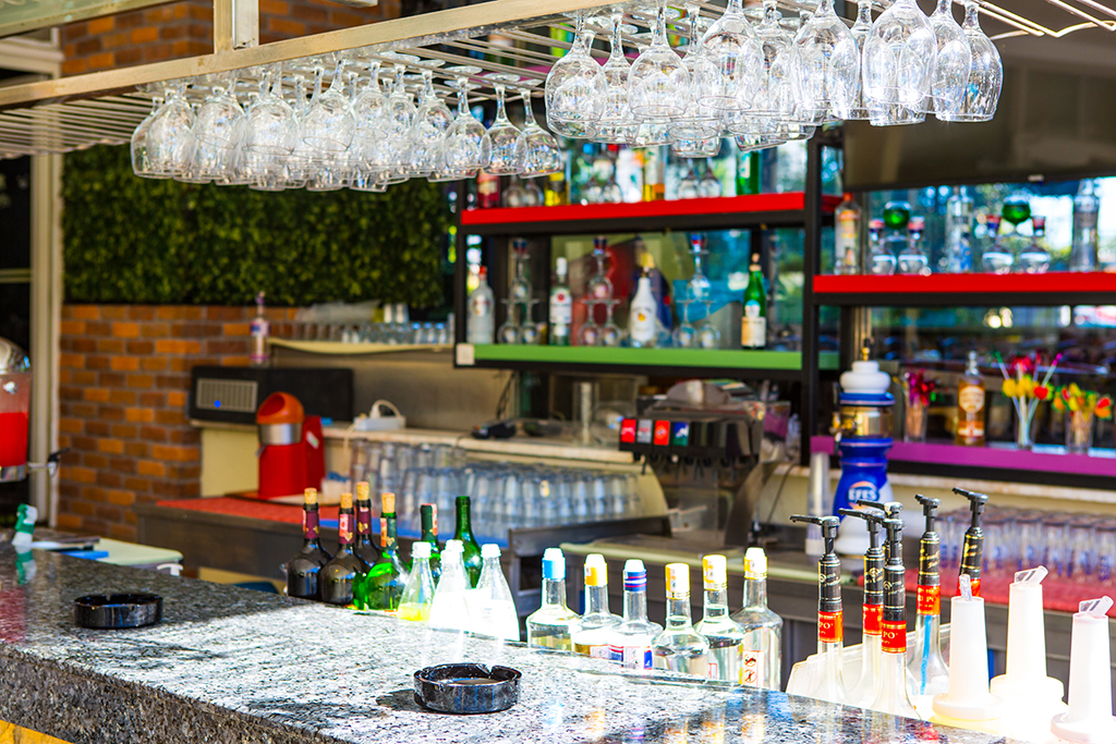 POOL BAR