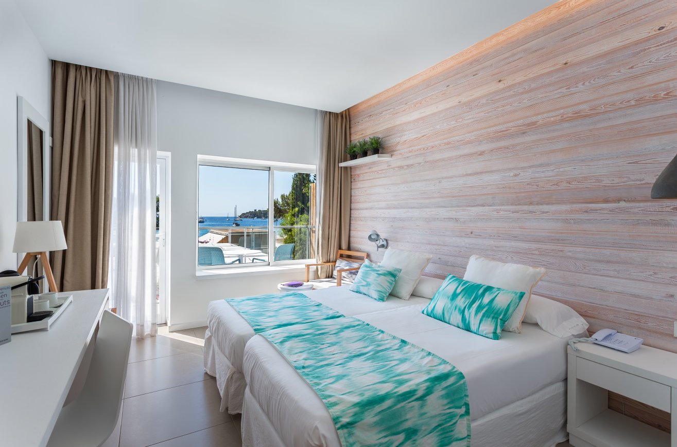 DOUBLE SEA VIEW