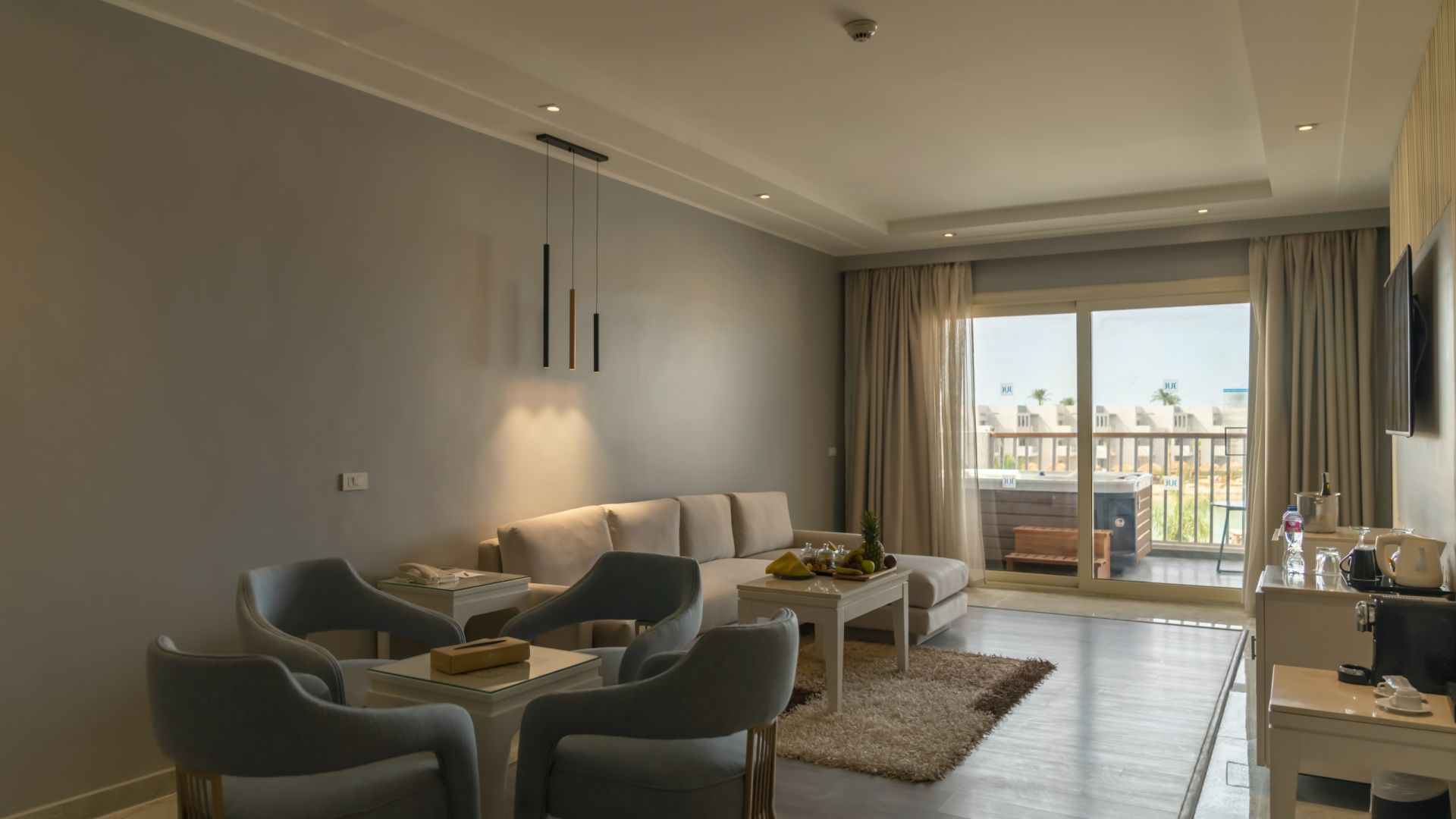 EXECUTIVE JACUZZI SUITE SEA VIEW