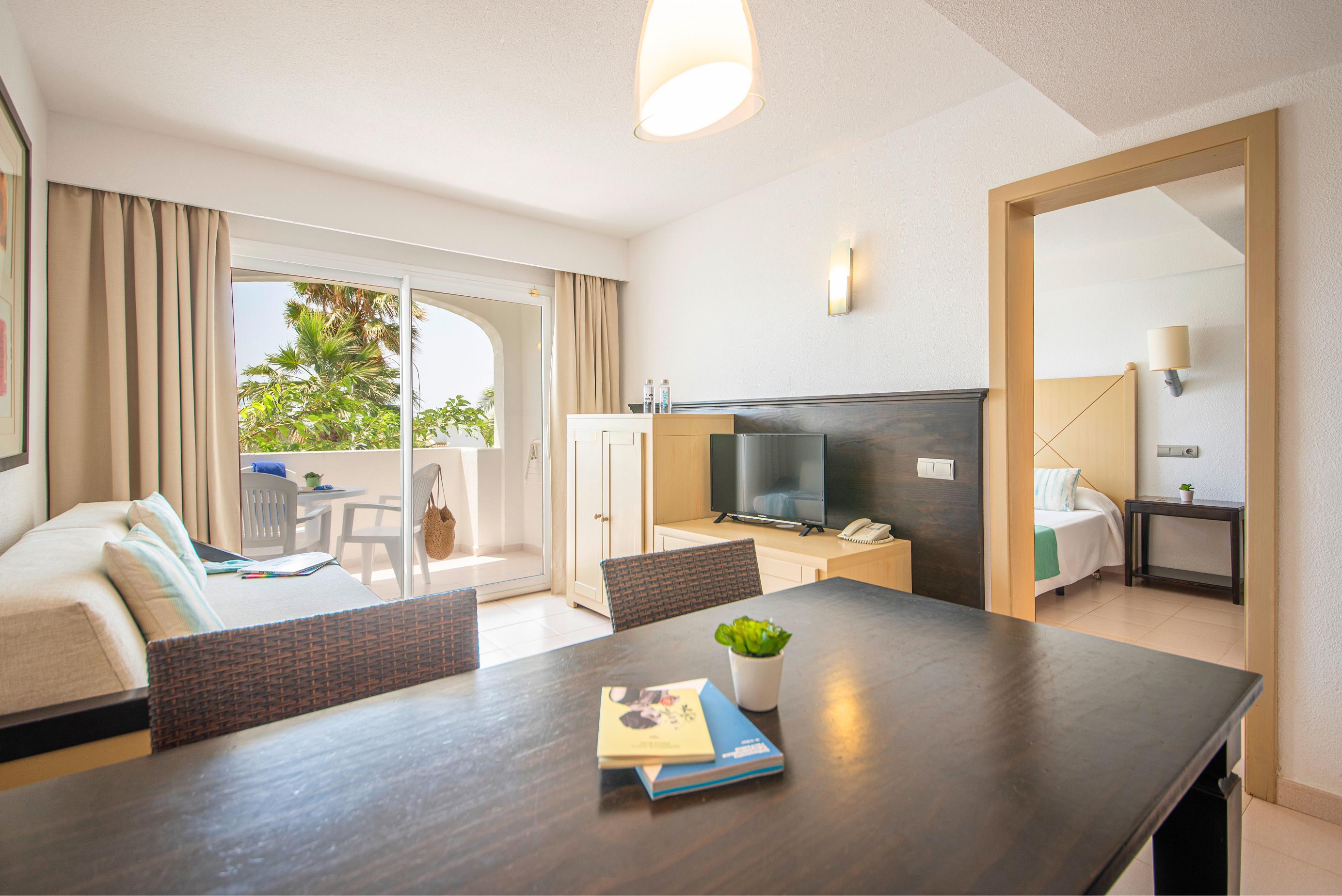 	APARTMENT SEA VIEW
