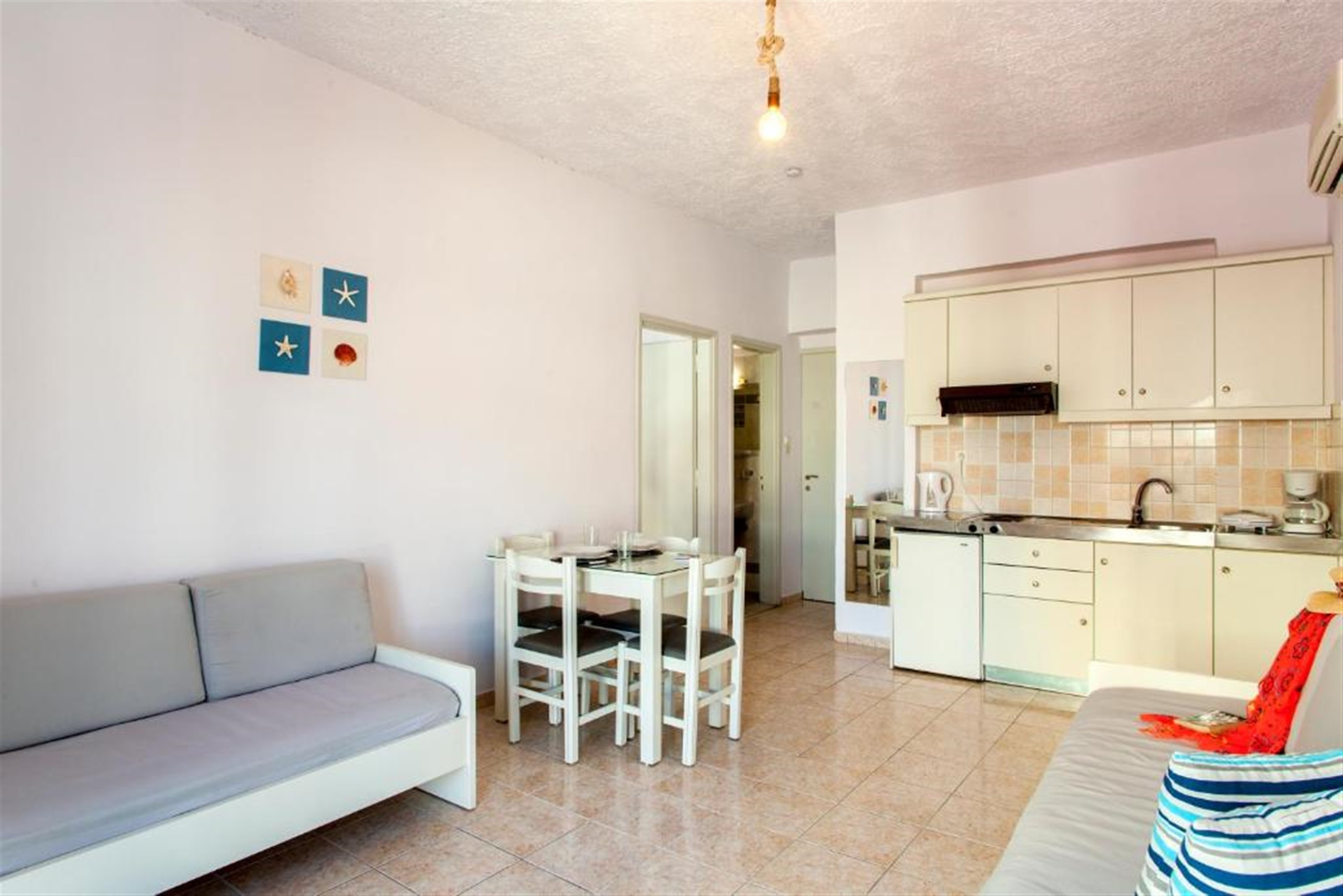 COZY FAMILY ROOM 4 PAX