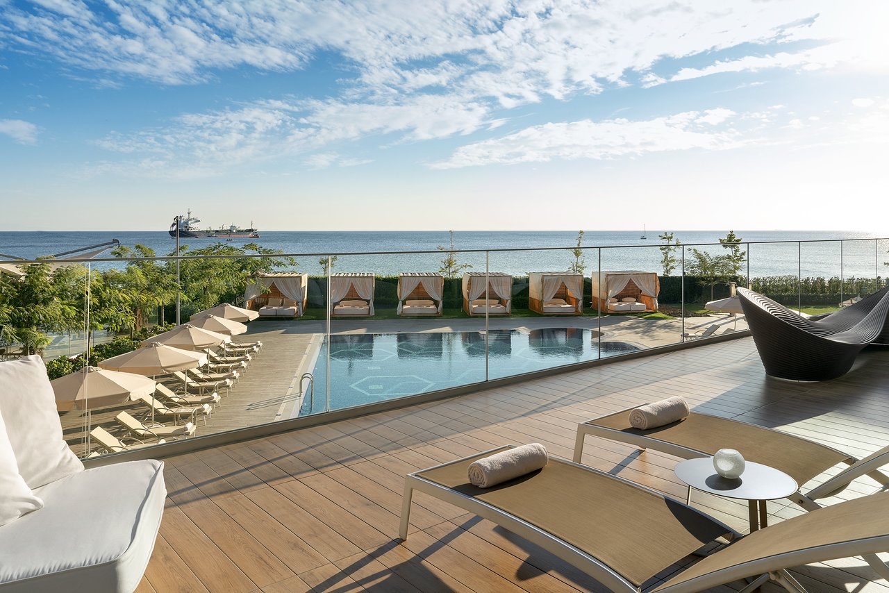 PRESIDENTAL SUITE (CLUB LOUNCH)