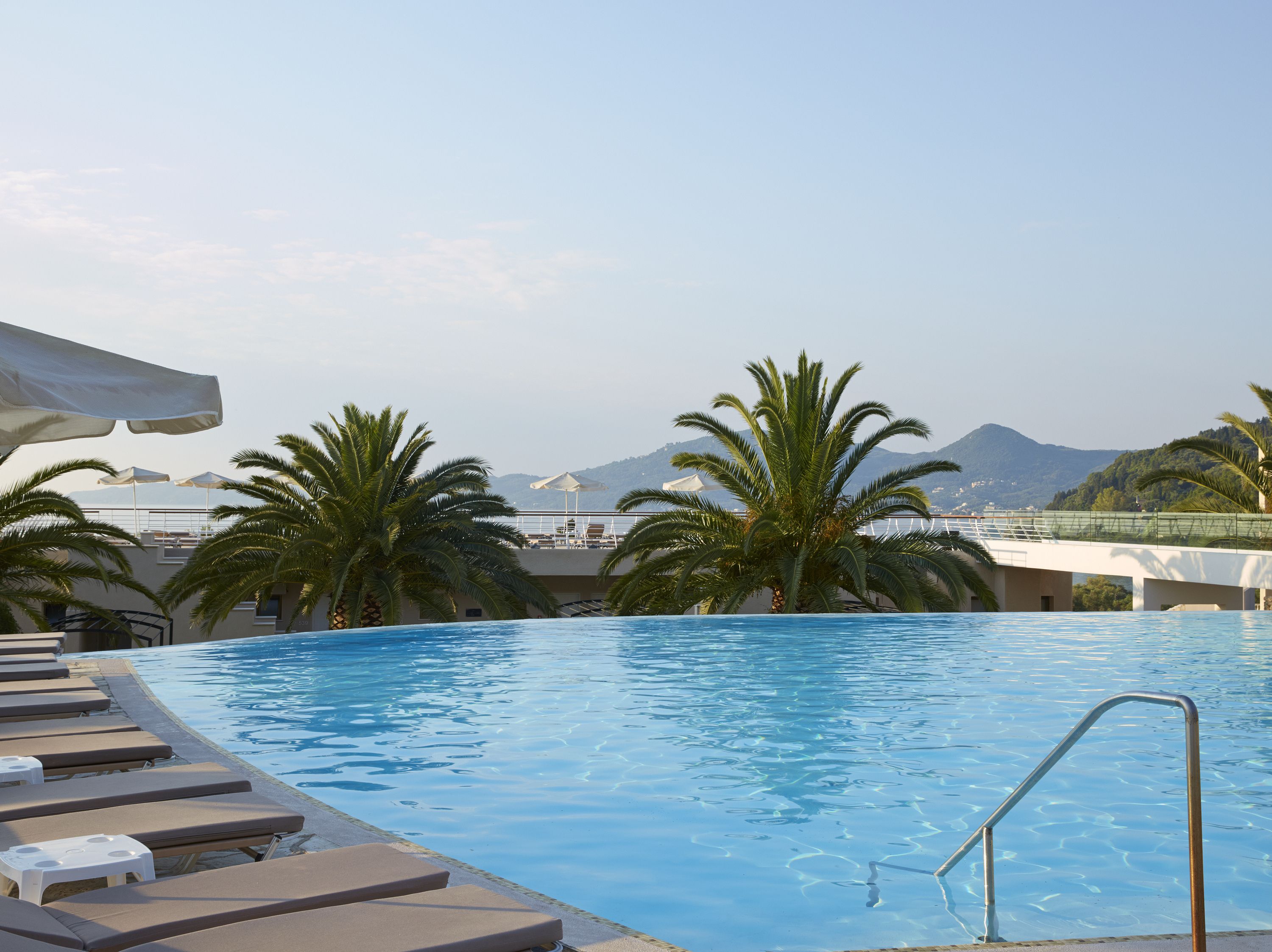 Piscina deschisă