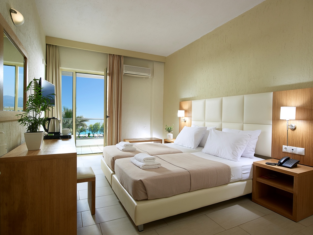 DOUBLE ROOM