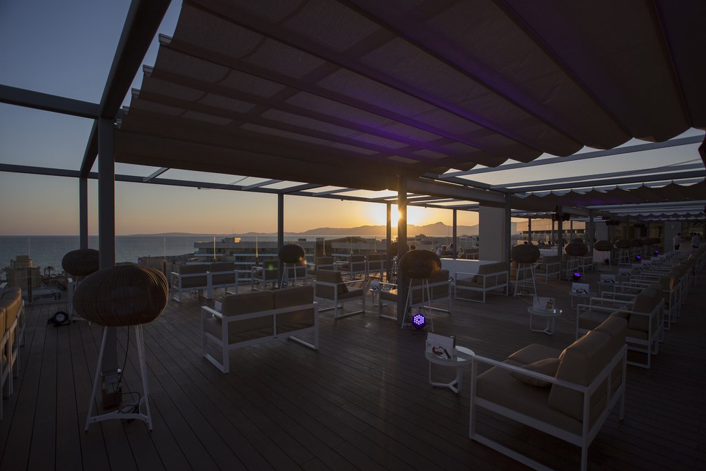 Lounge Bar
