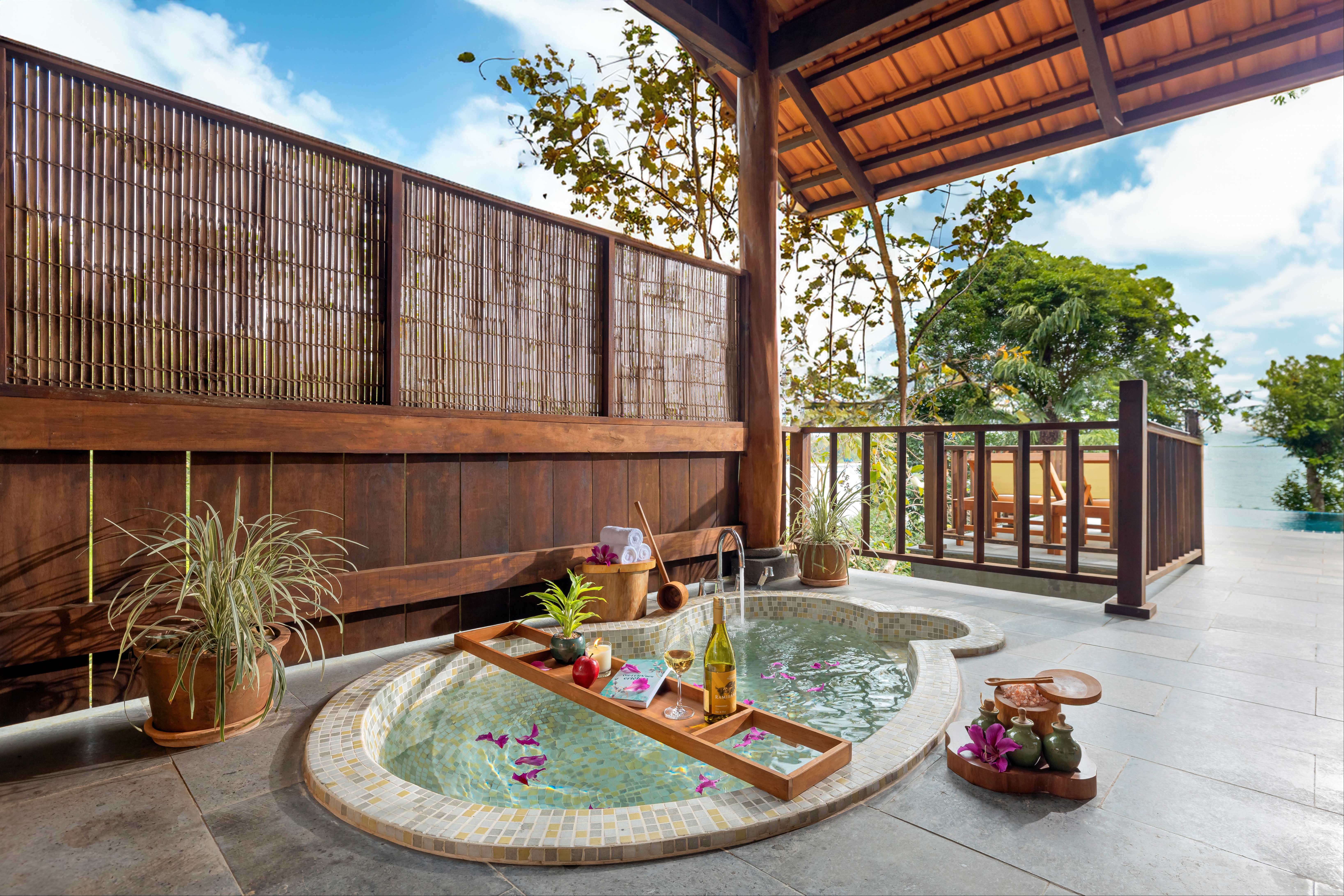 OCEAN POOL VILLA (CHILD WITHOUT EXTRA BED)