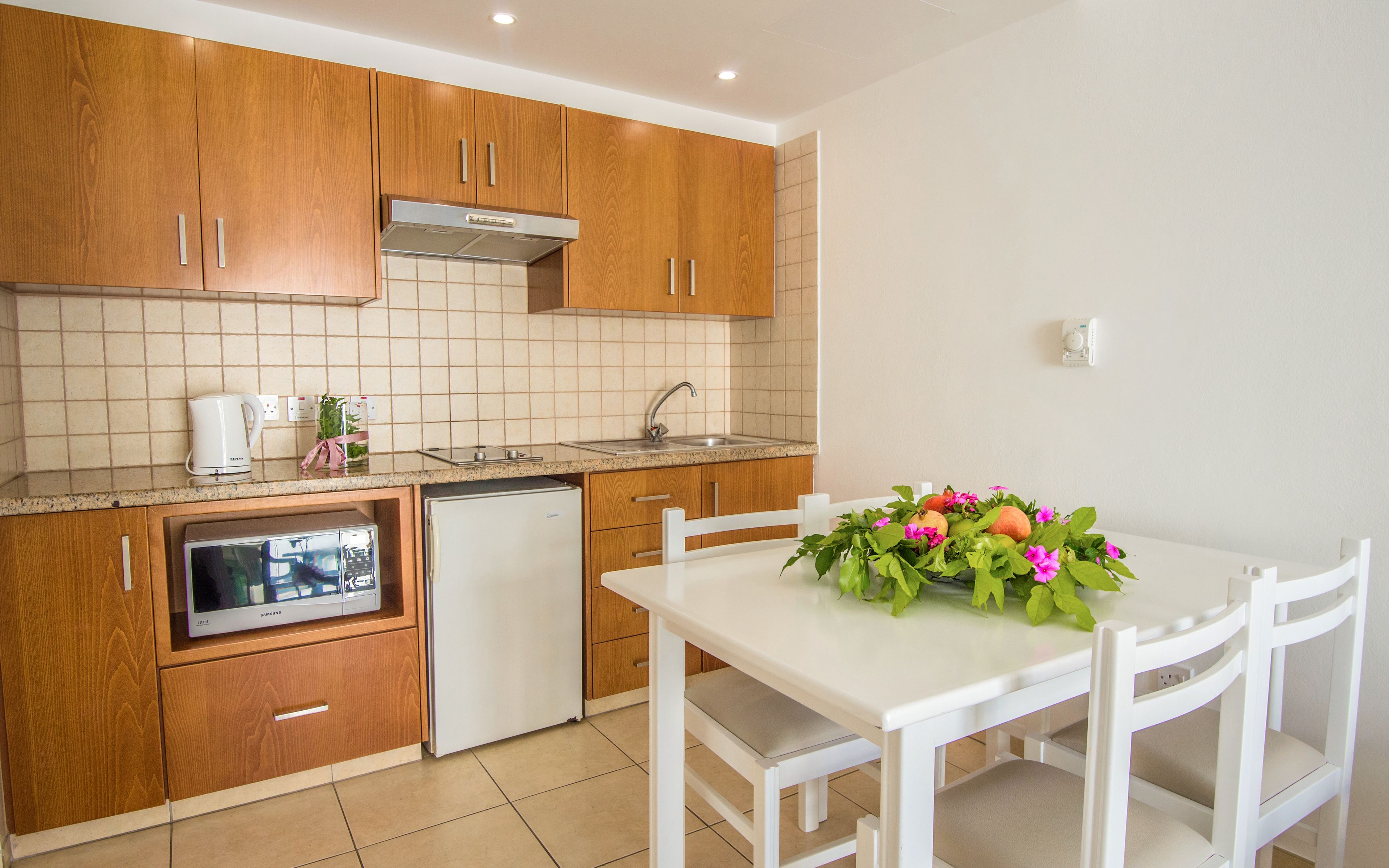 1 BEDROOM APARTMENT (BALCONY)