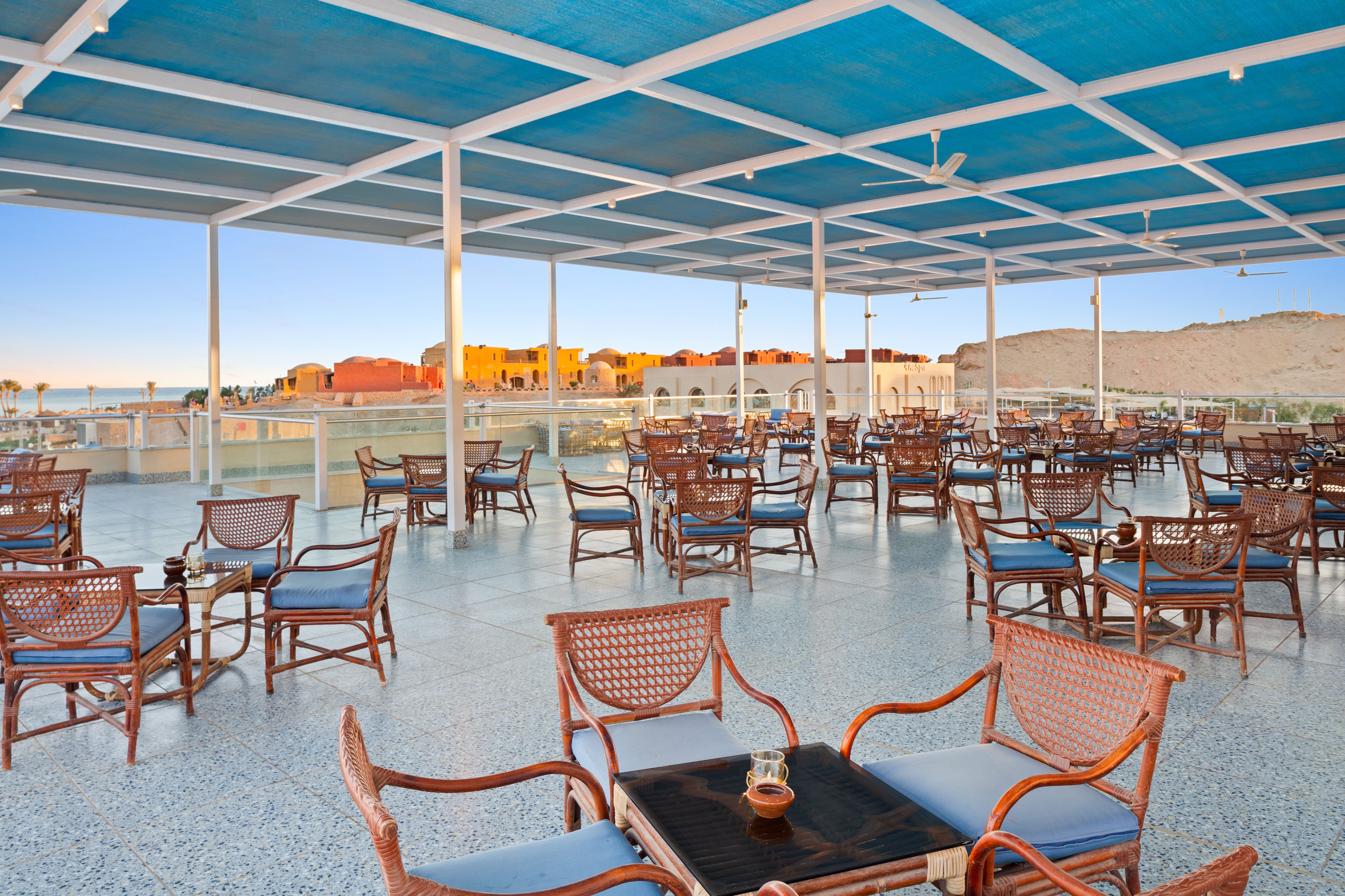 Red Sky Bar & Oriental café