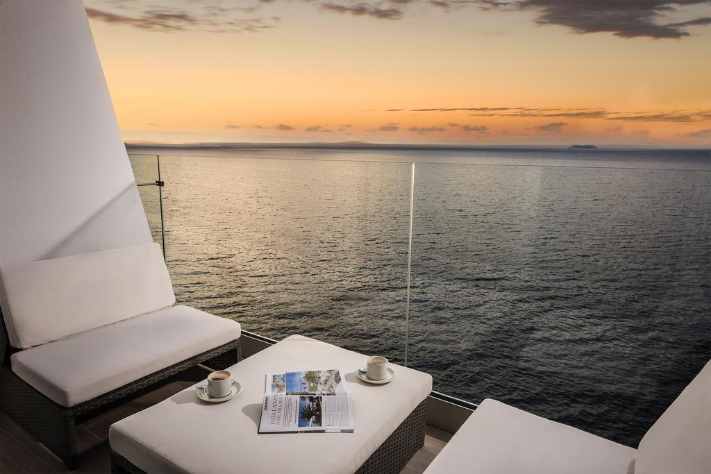 DOUBLE DELUXE ARTEMISA FRONT SEA VIEW TERRACE