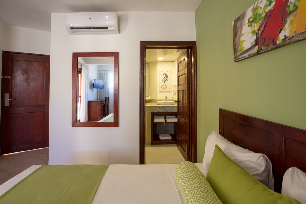 DOUBLE STANDARD ROOM