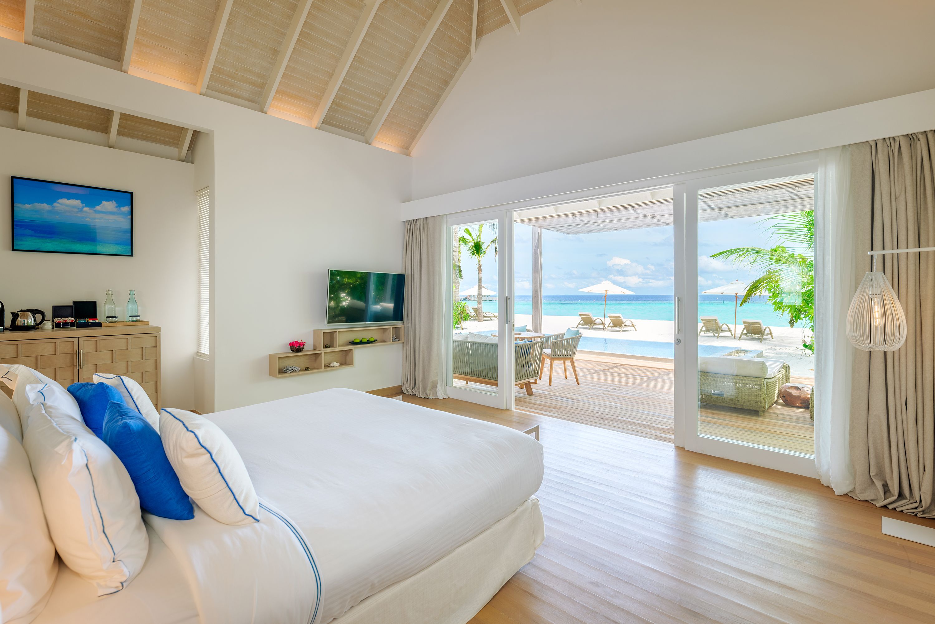 TWO-BEDROOM FAMILY BEACH VILLA WITH POOL