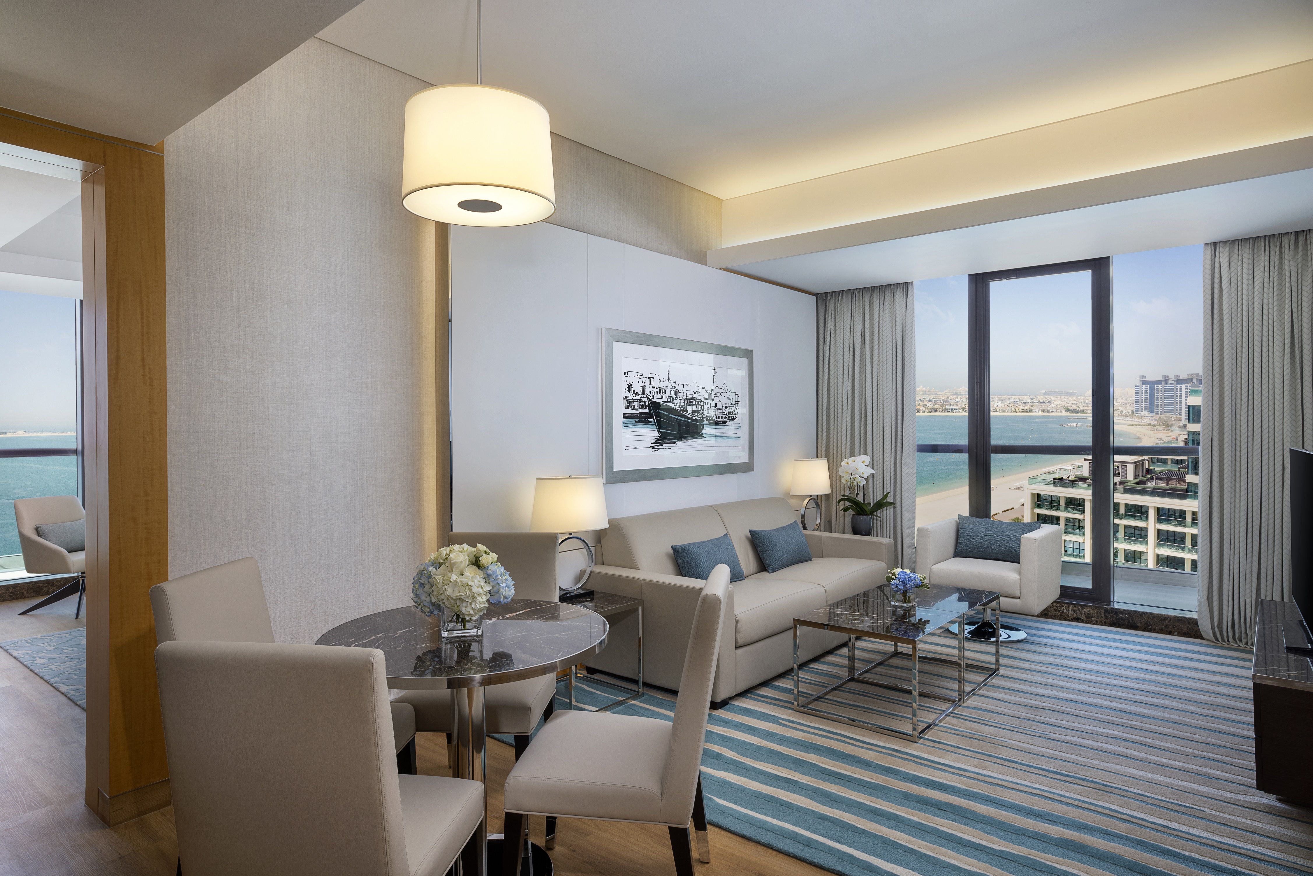 ONE BEDROOM SUITE WITH SEA VIEW KING