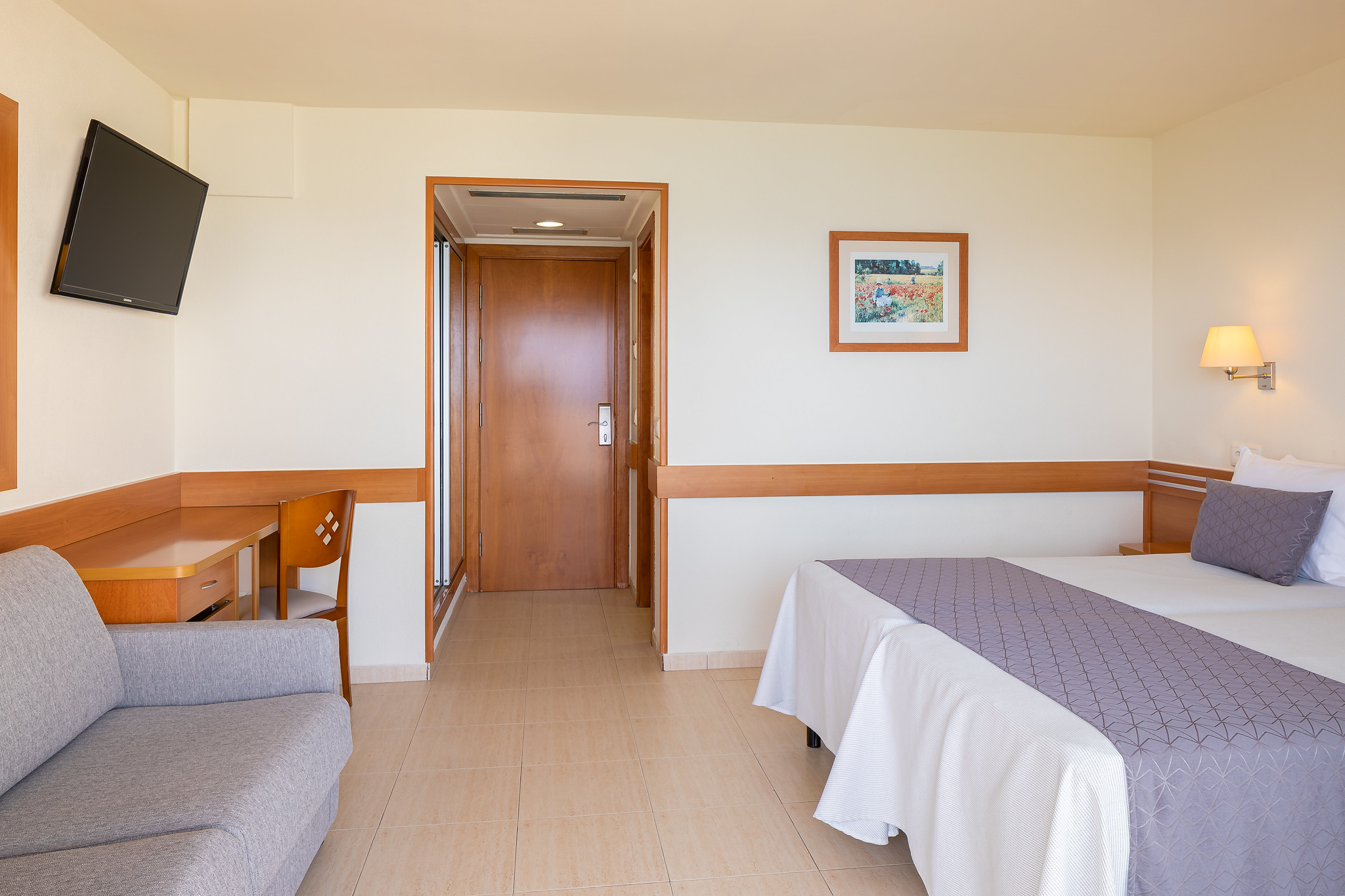SINGLE ROOM