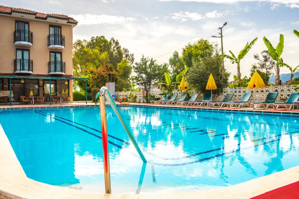 Piscina deschisă