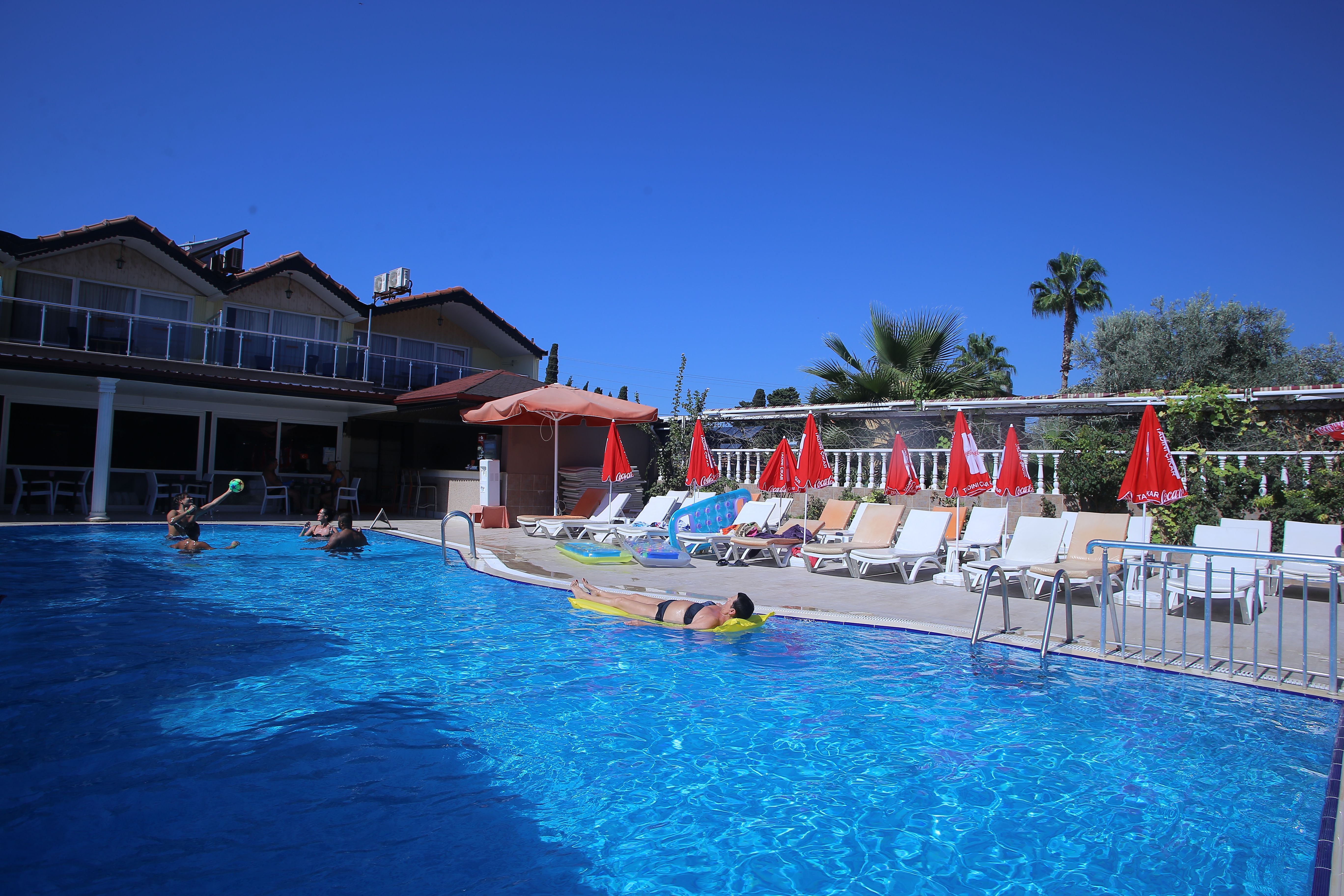 Piscina deschisă