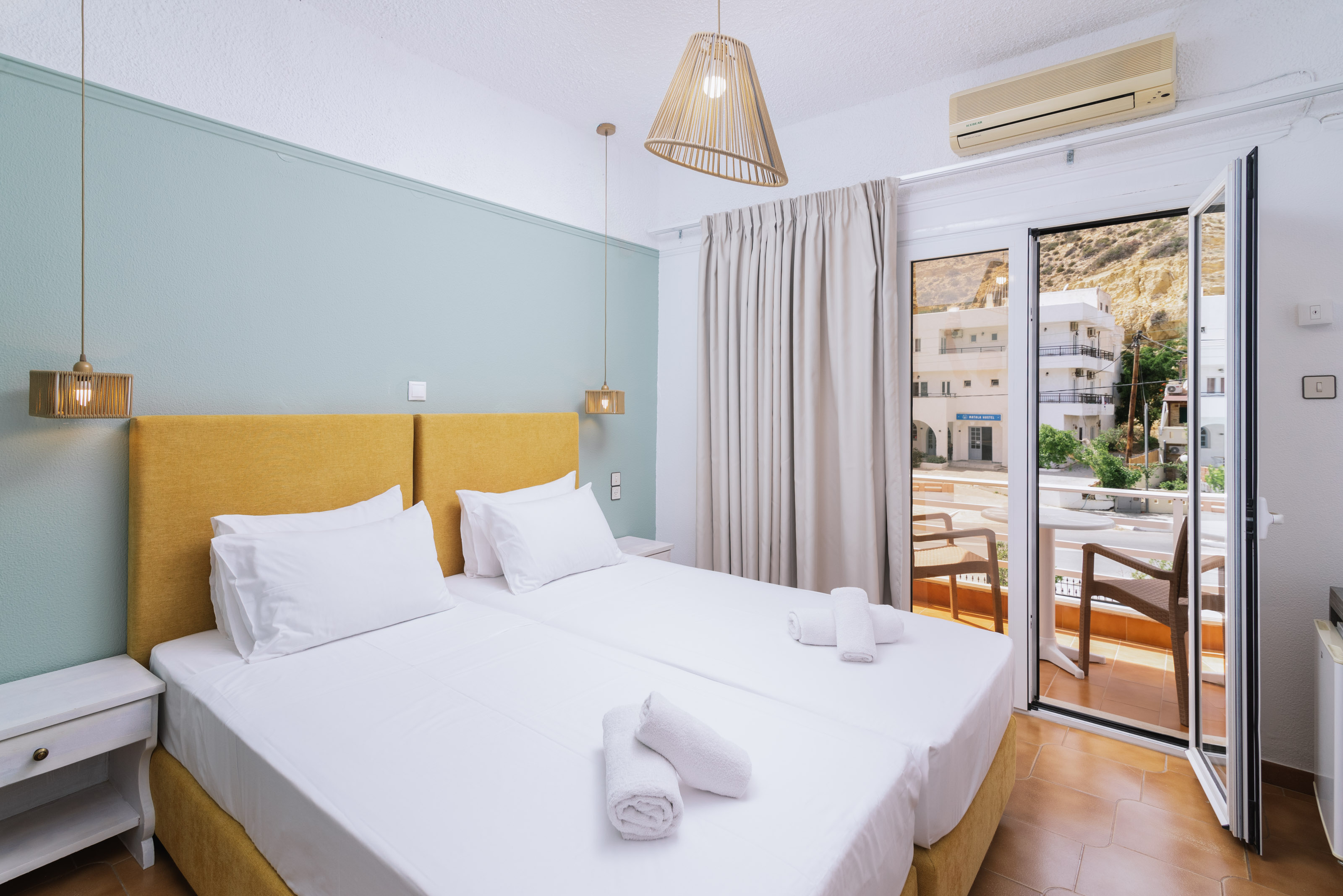 DOUBLE ROOM