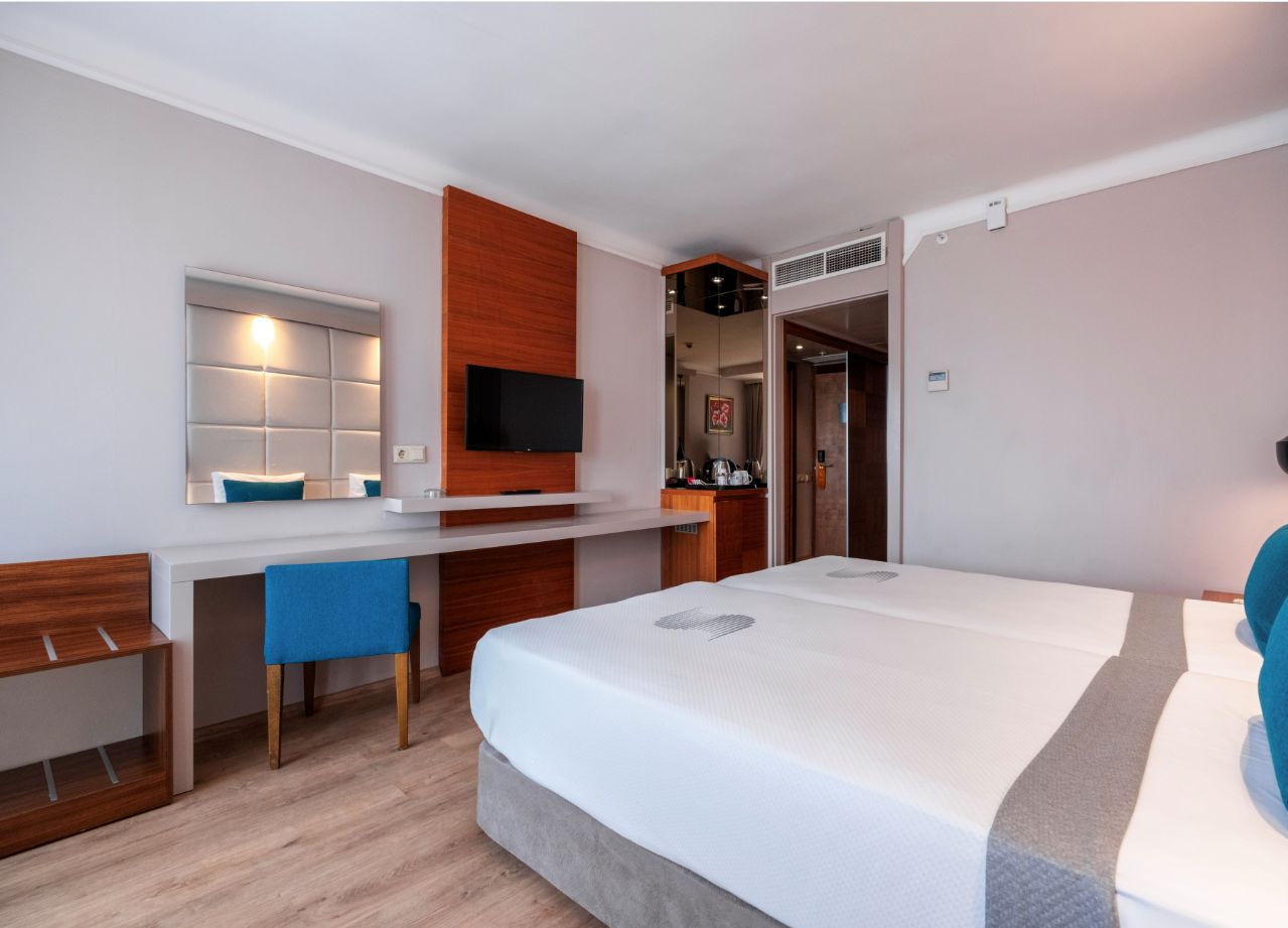 STANDARD ROOM LAND VIEW