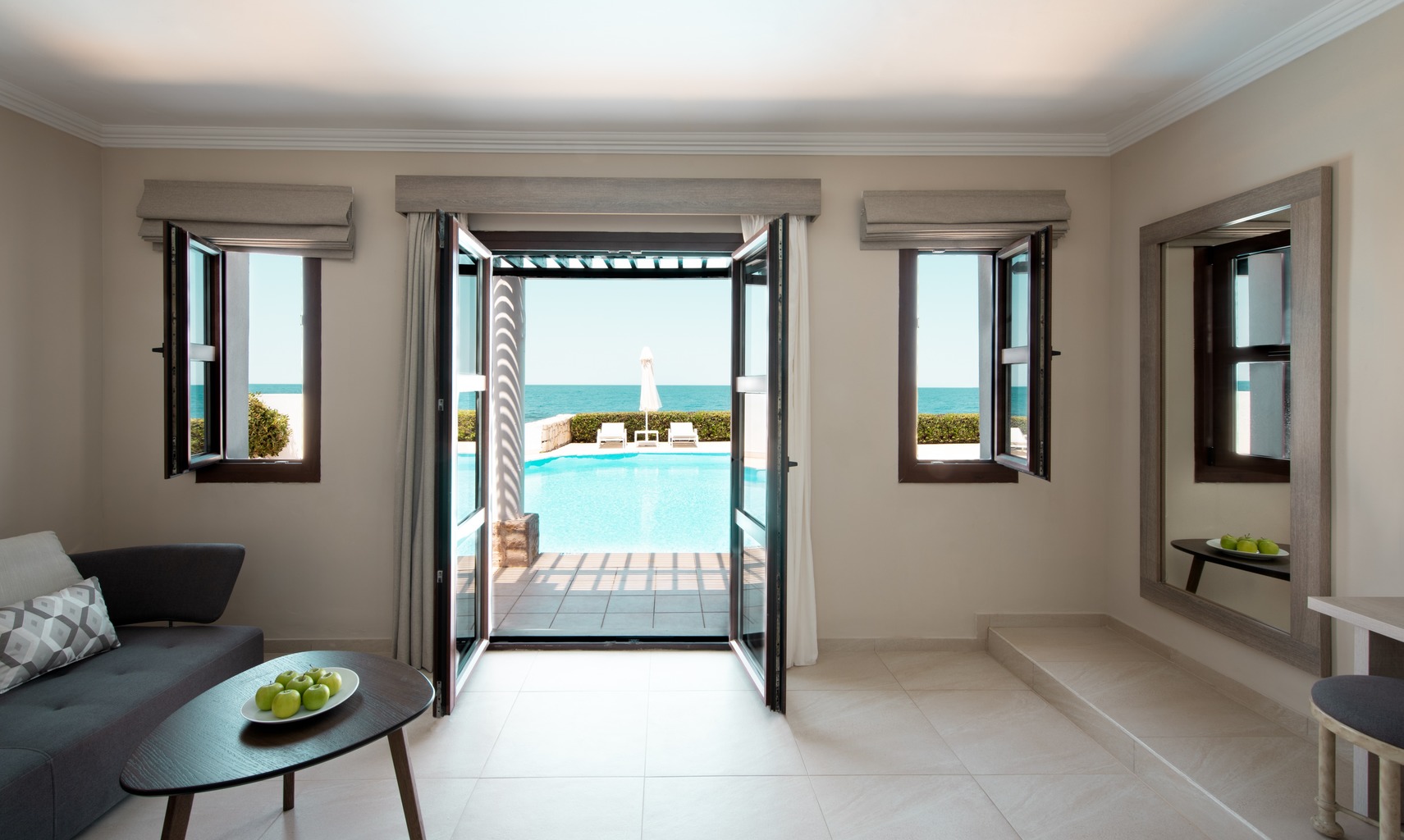 Junior Suite Sea Front Sharing Pool 