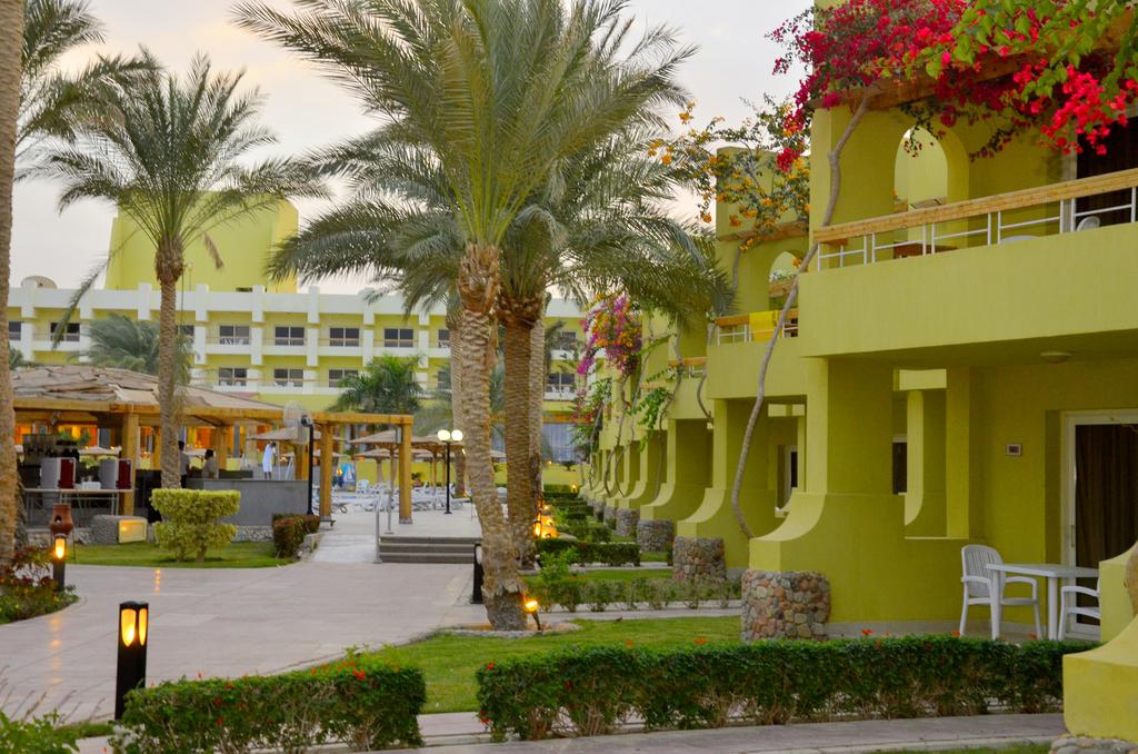 Palm Beach Resort  7.jpg