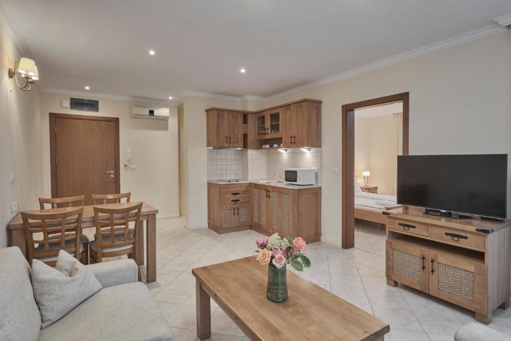 2 Bedroom Standard Apartment (Balcony)