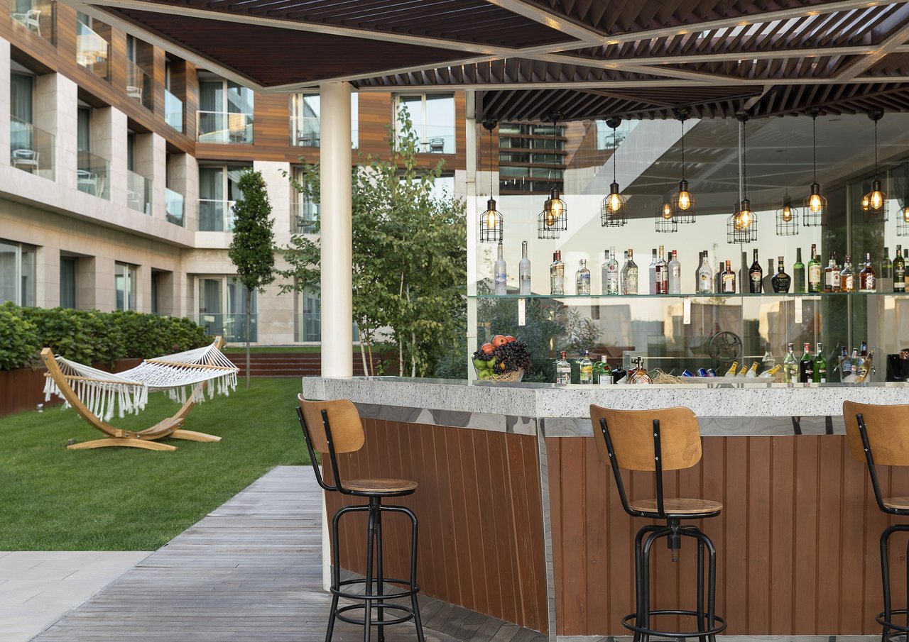 ORCA POOL BAR