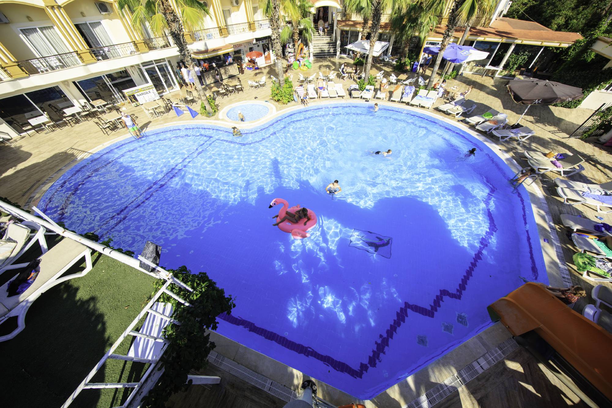 Piscina deschisă