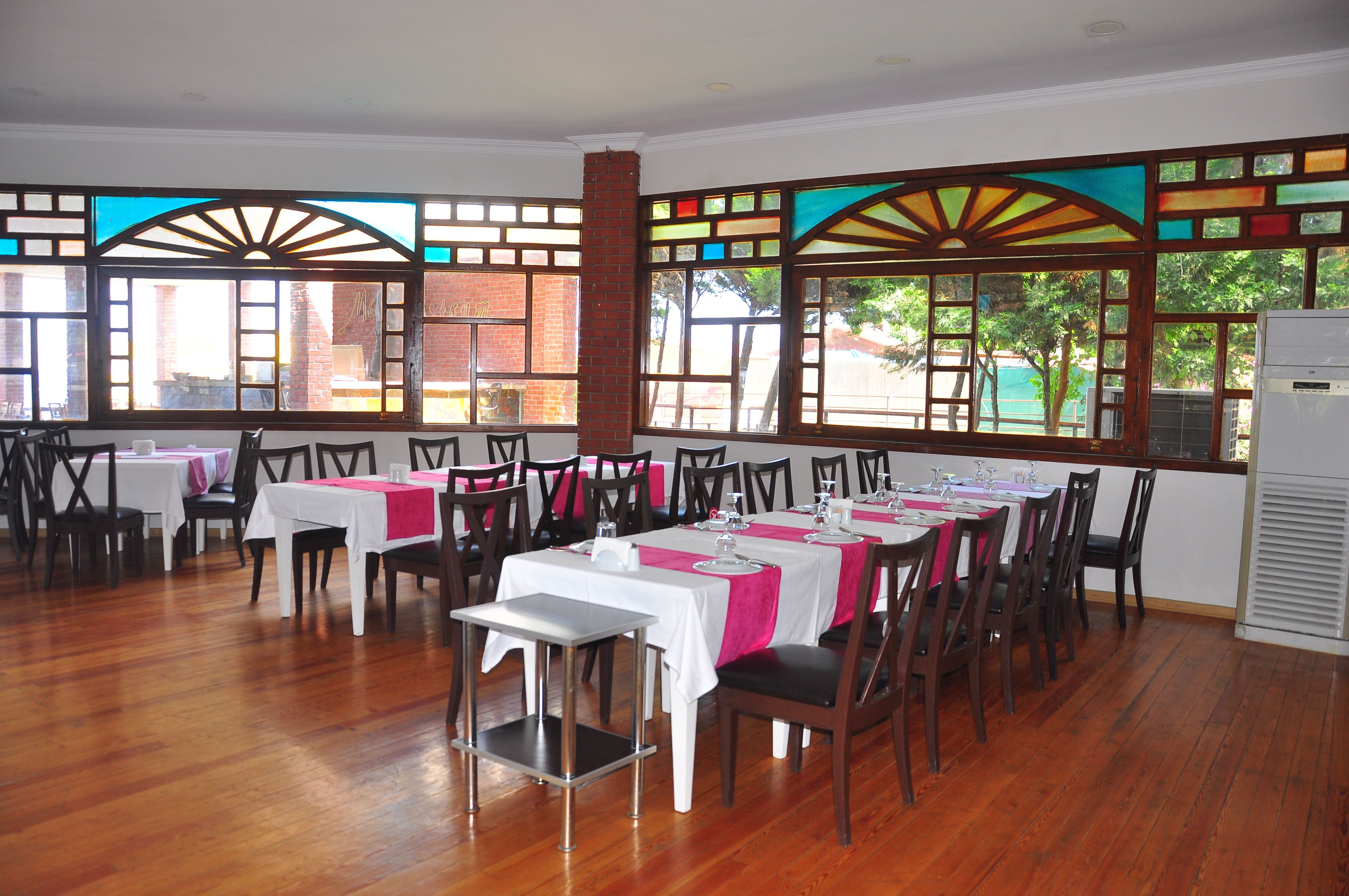 MAIN RESTAURANT