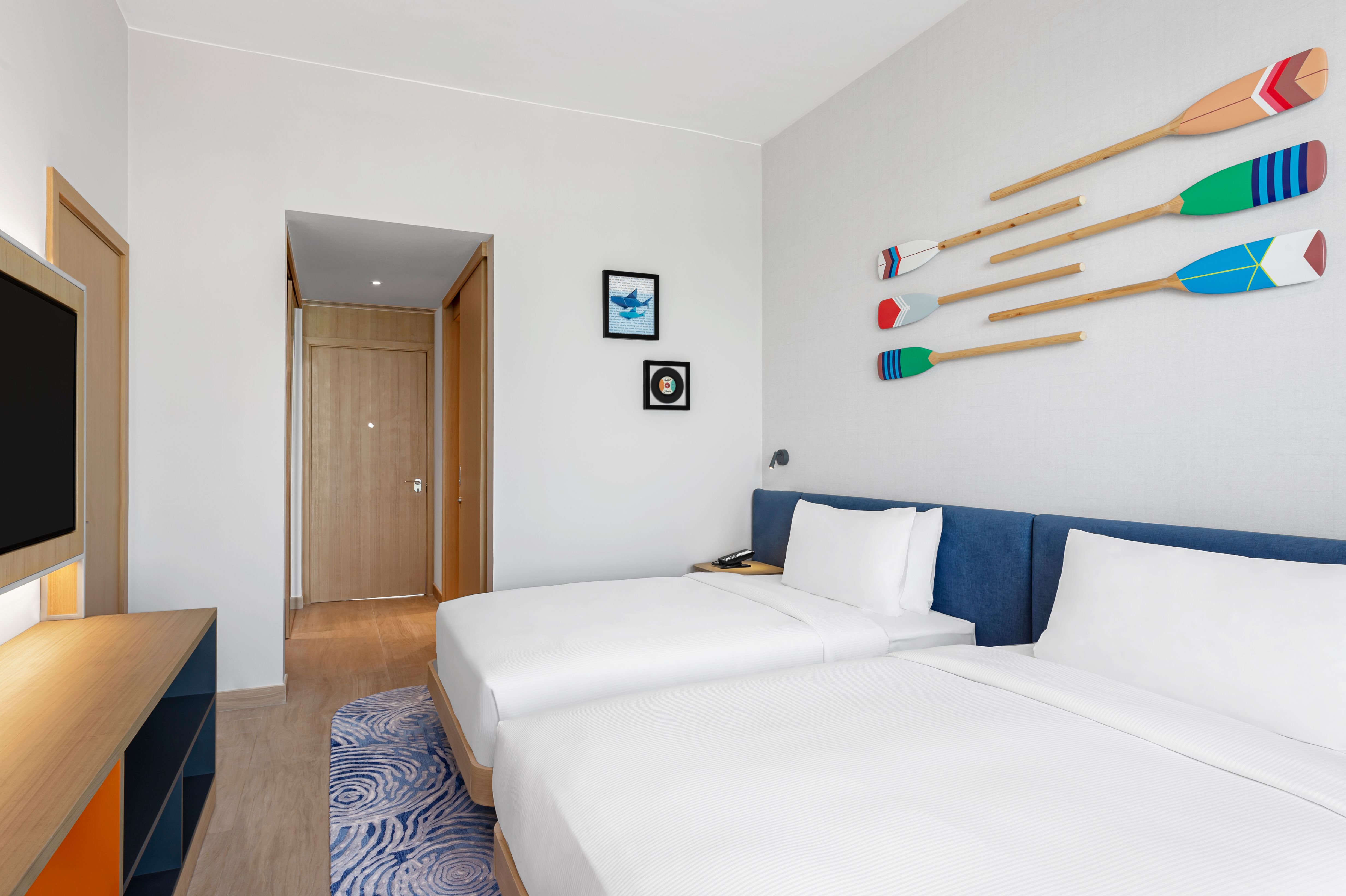 King/Queen Guest Room Island View