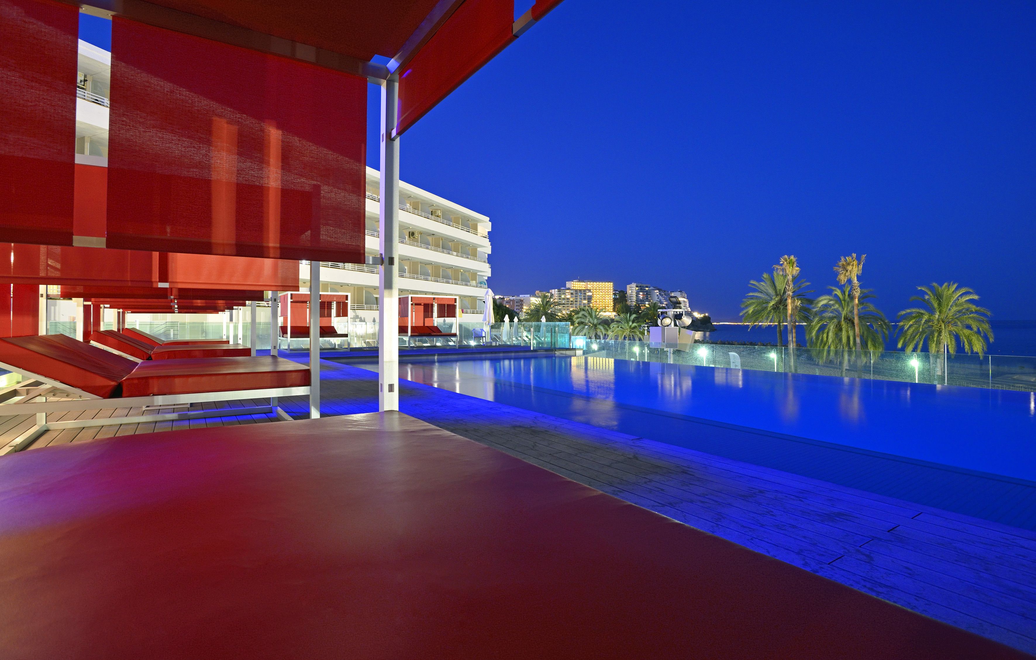 Piscina deschisă